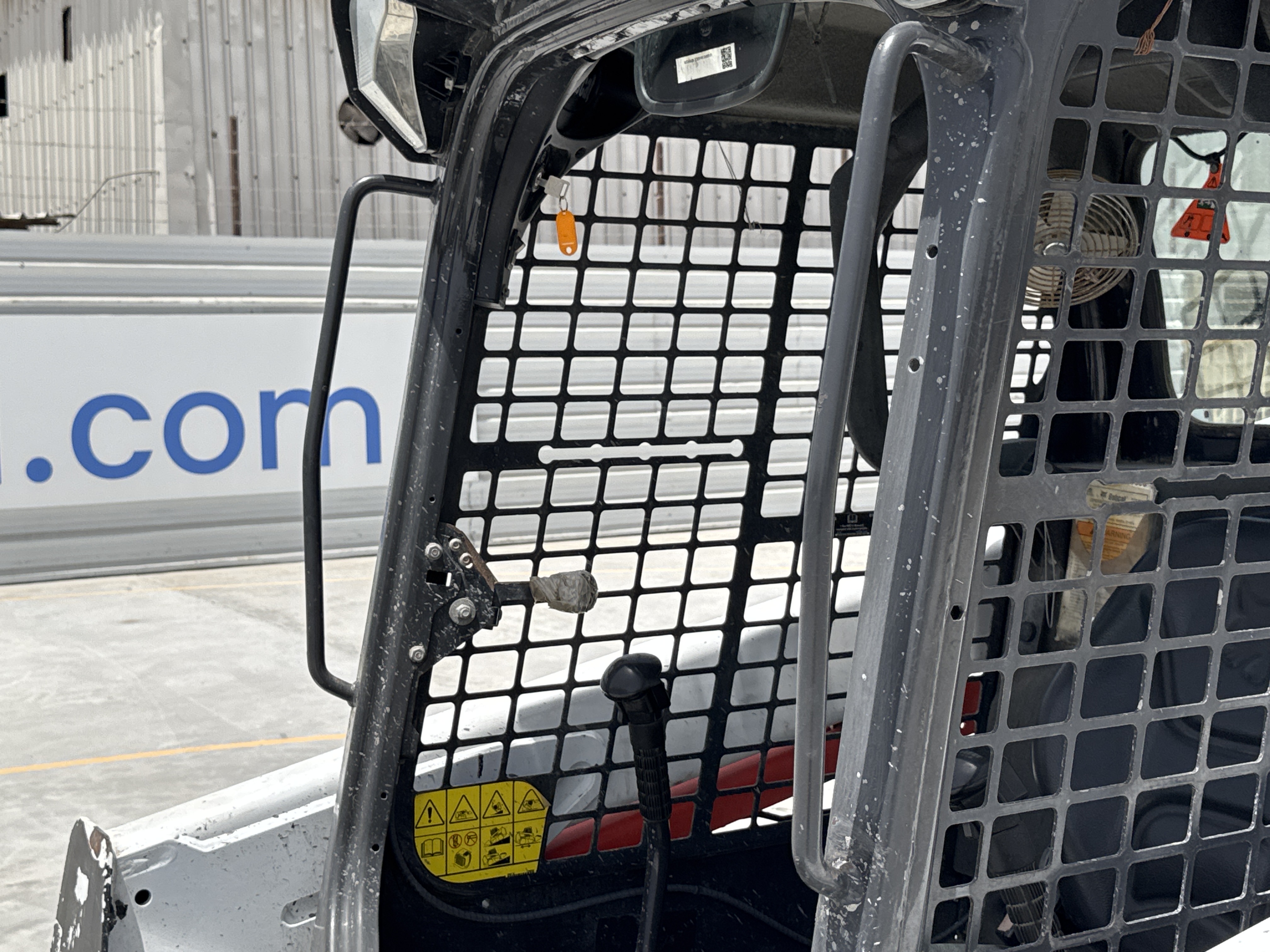 SSL-008-Bobcat-S510-skid-steer-loader-inspection-structure-handrails-2