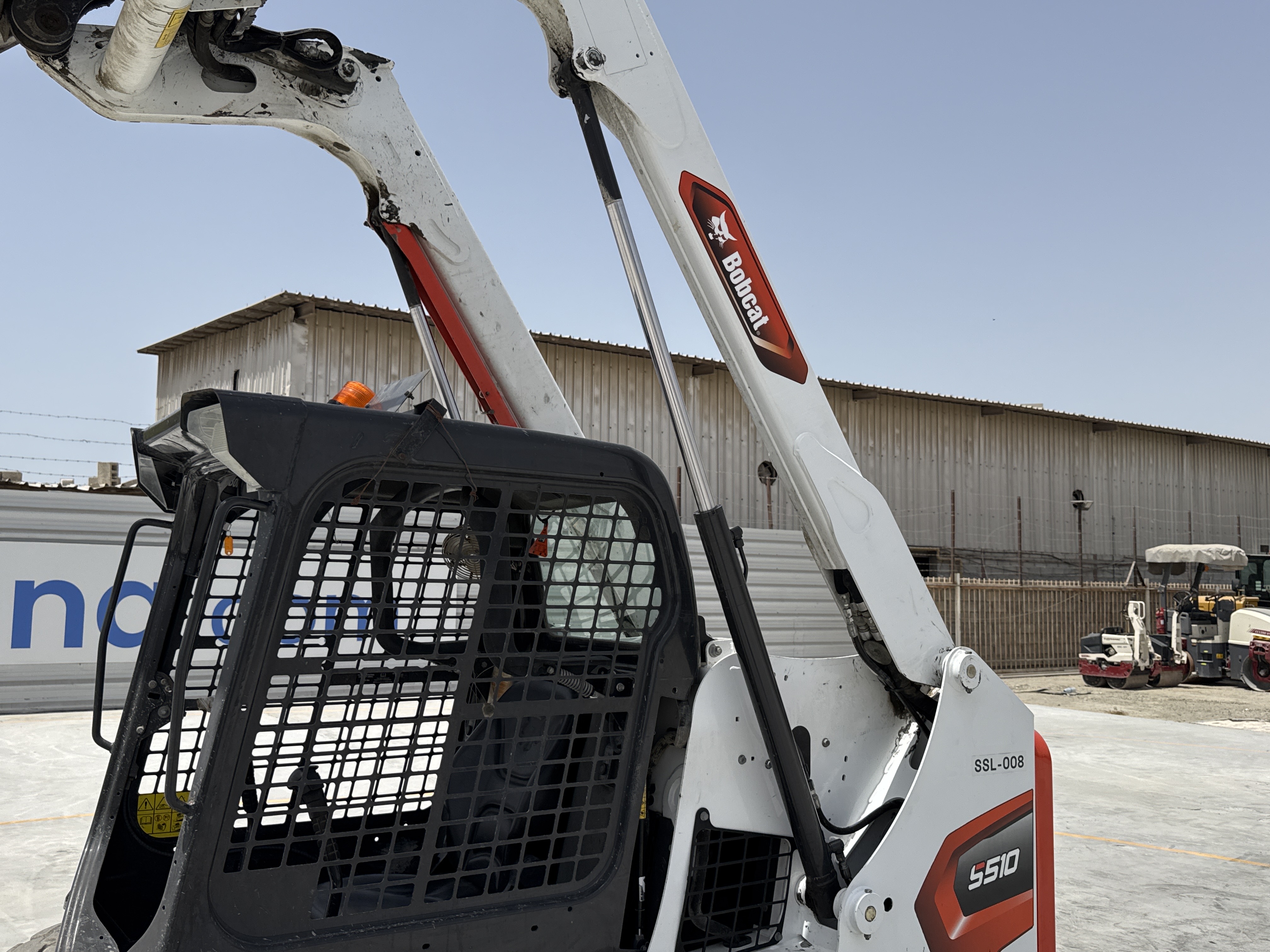 SSL-008-Bobcat-S510-skid-steer-loader-inspection-hydraulics-loader-lift-cylinder-1