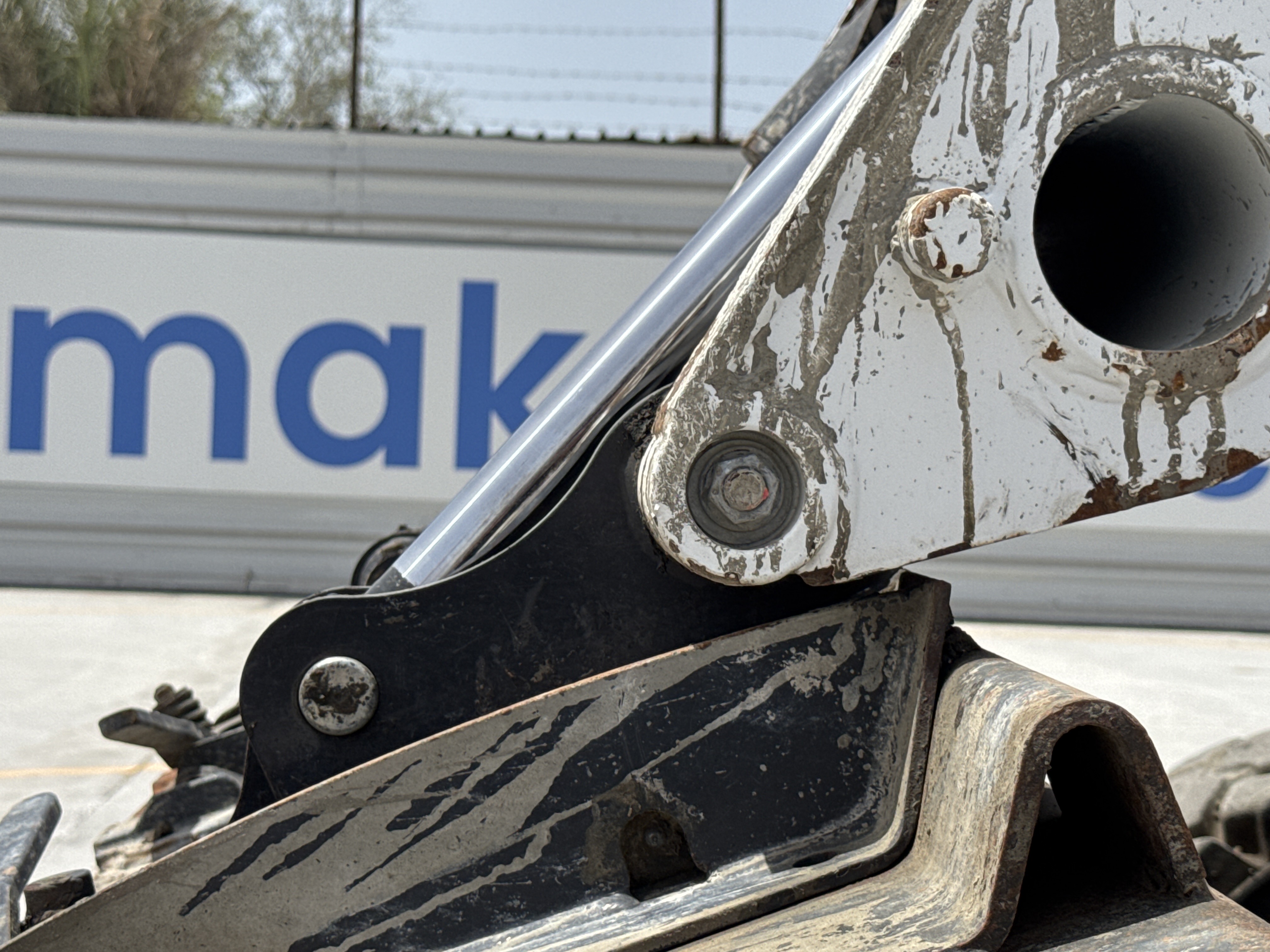 SSL-008-Bobcat-S510-skid-steer-loader-inspection-chassis-pins-and-bushings-lift-arm-to-bucket-1