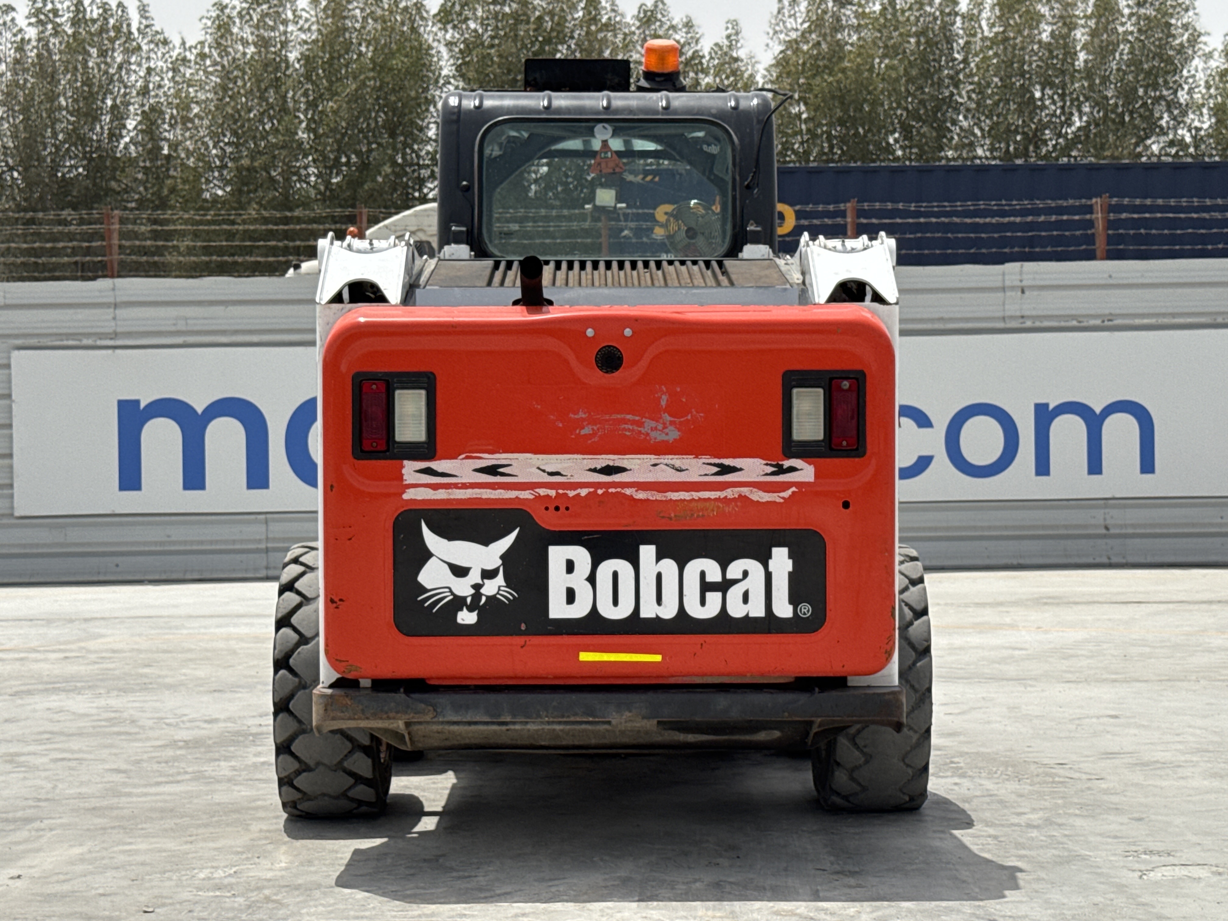 SSL-007-Bobcat-S510-skid-steer-loader-inspection-structure-paint-2