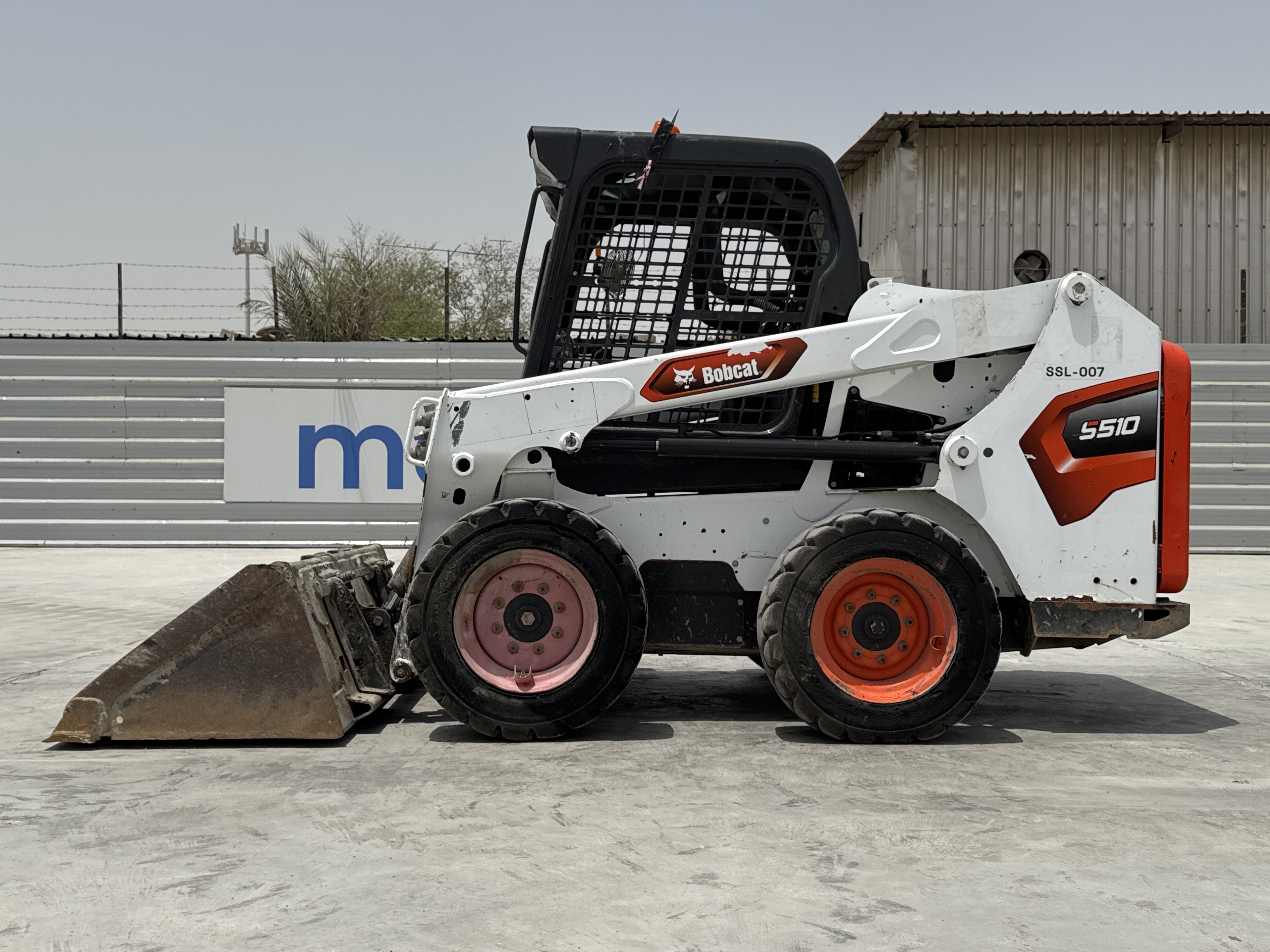 SSL-007-Bobcat-S510-skid-steer-loader-inspection-structure-paint-3