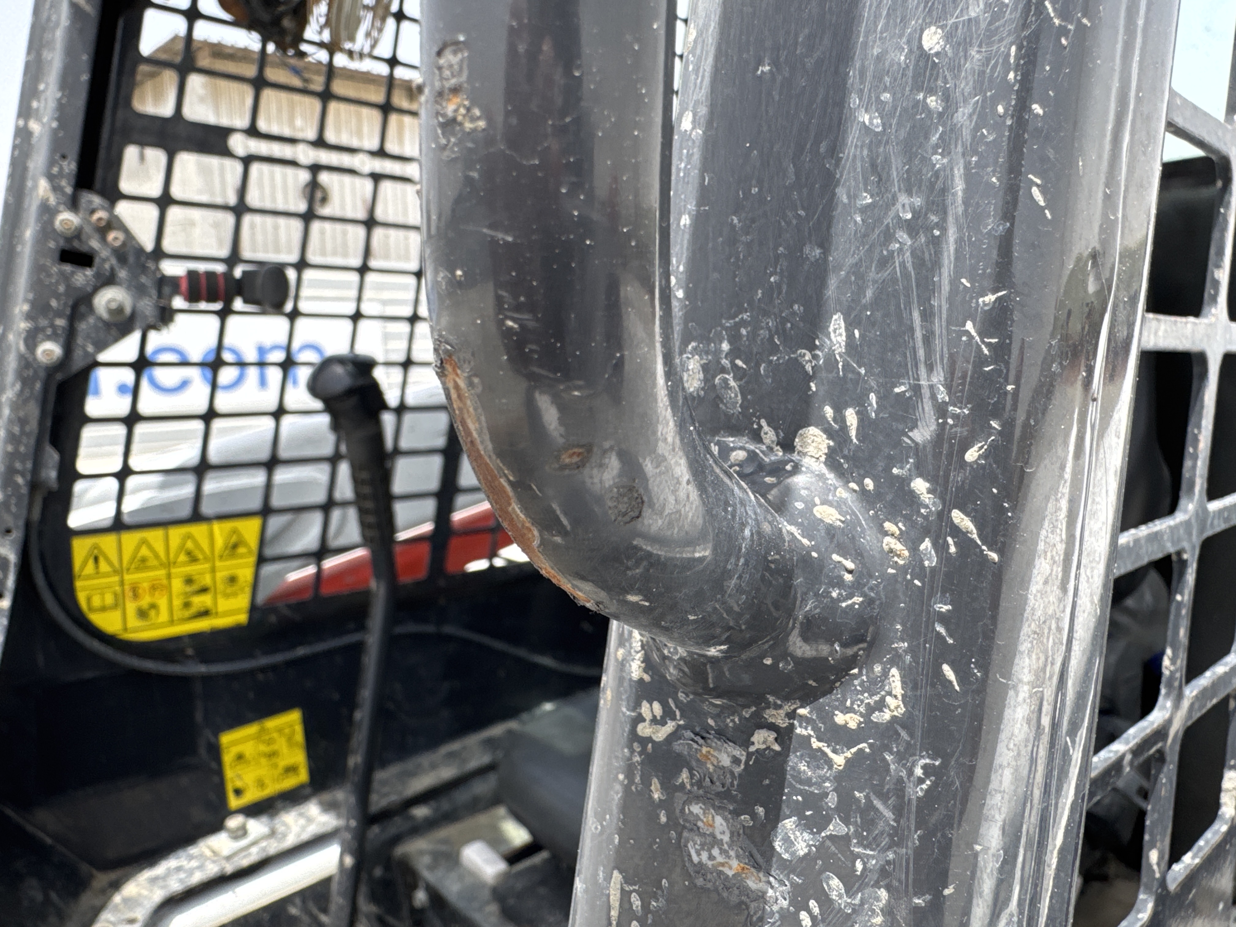 SSL-007-Bobcat-S510-skid-steer-loader-inspection-structure-handrails-1