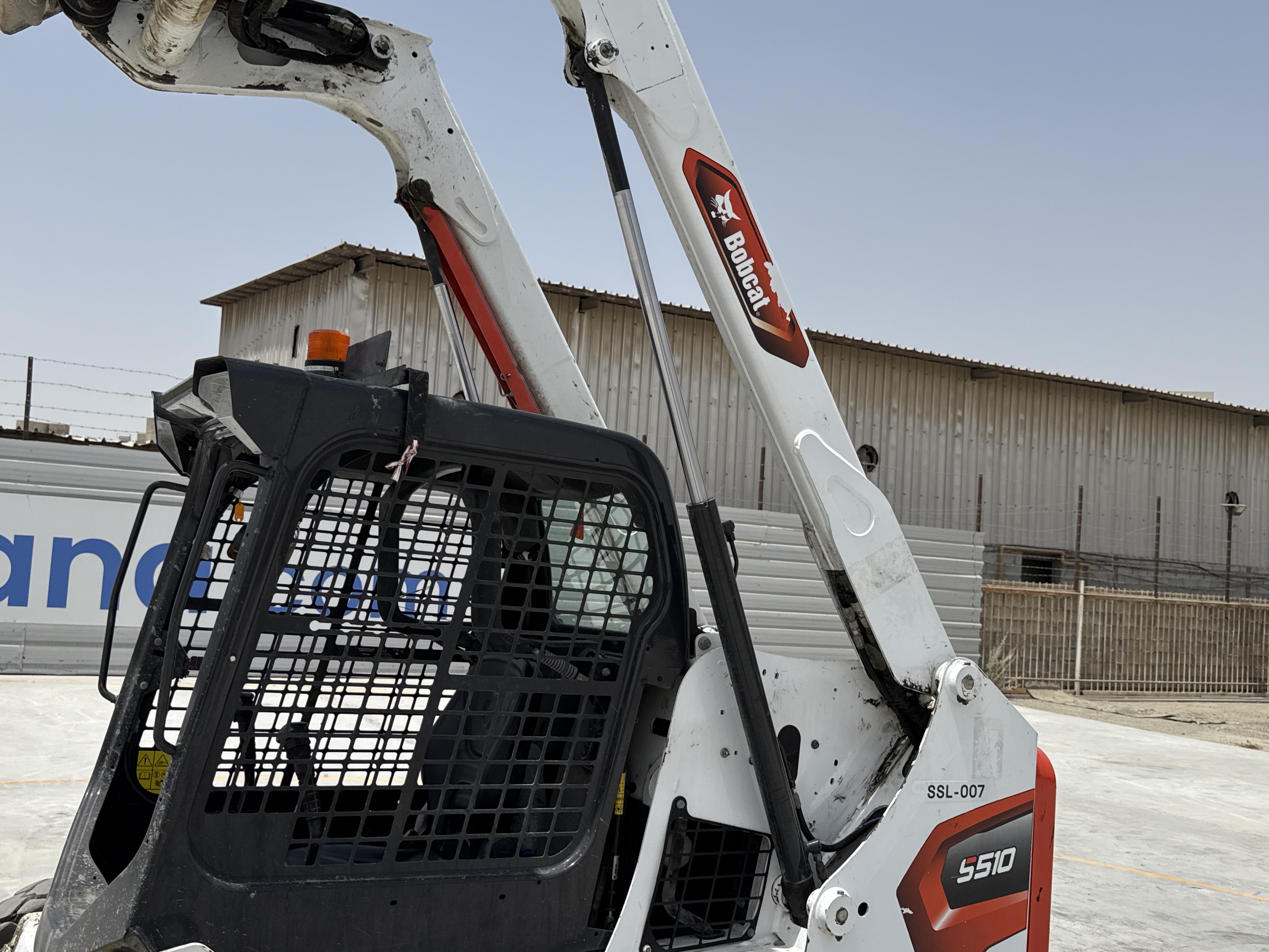 SSL-007-Bobcat-S510-skid-steer-loader-inspection-hydraulics-loader-lift-cylinder-3