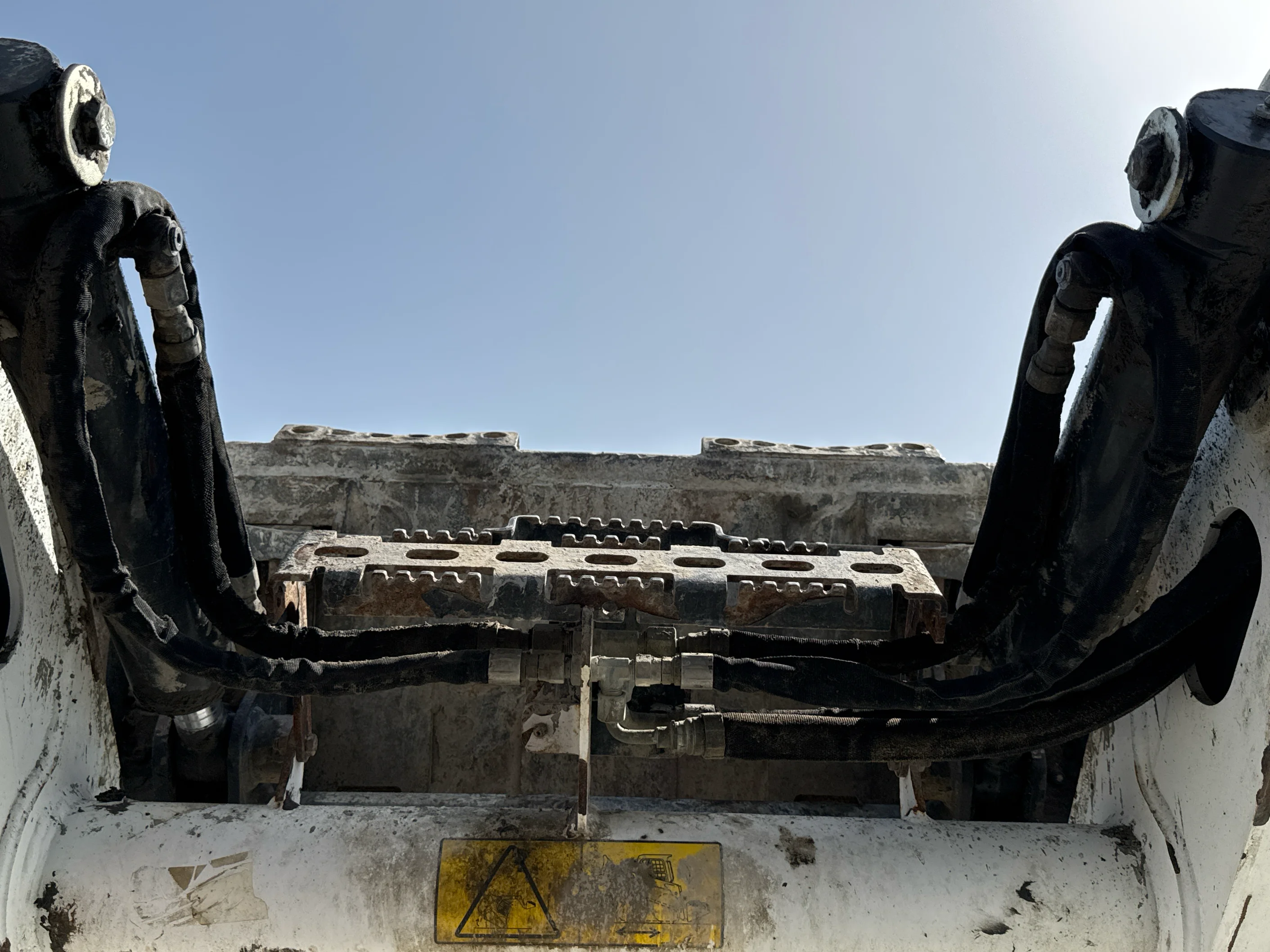 SSL-007-Bobcat-S510-skid-steer-loader-inspection-hydraulics-hydraulic-hoses-and-lines-1
