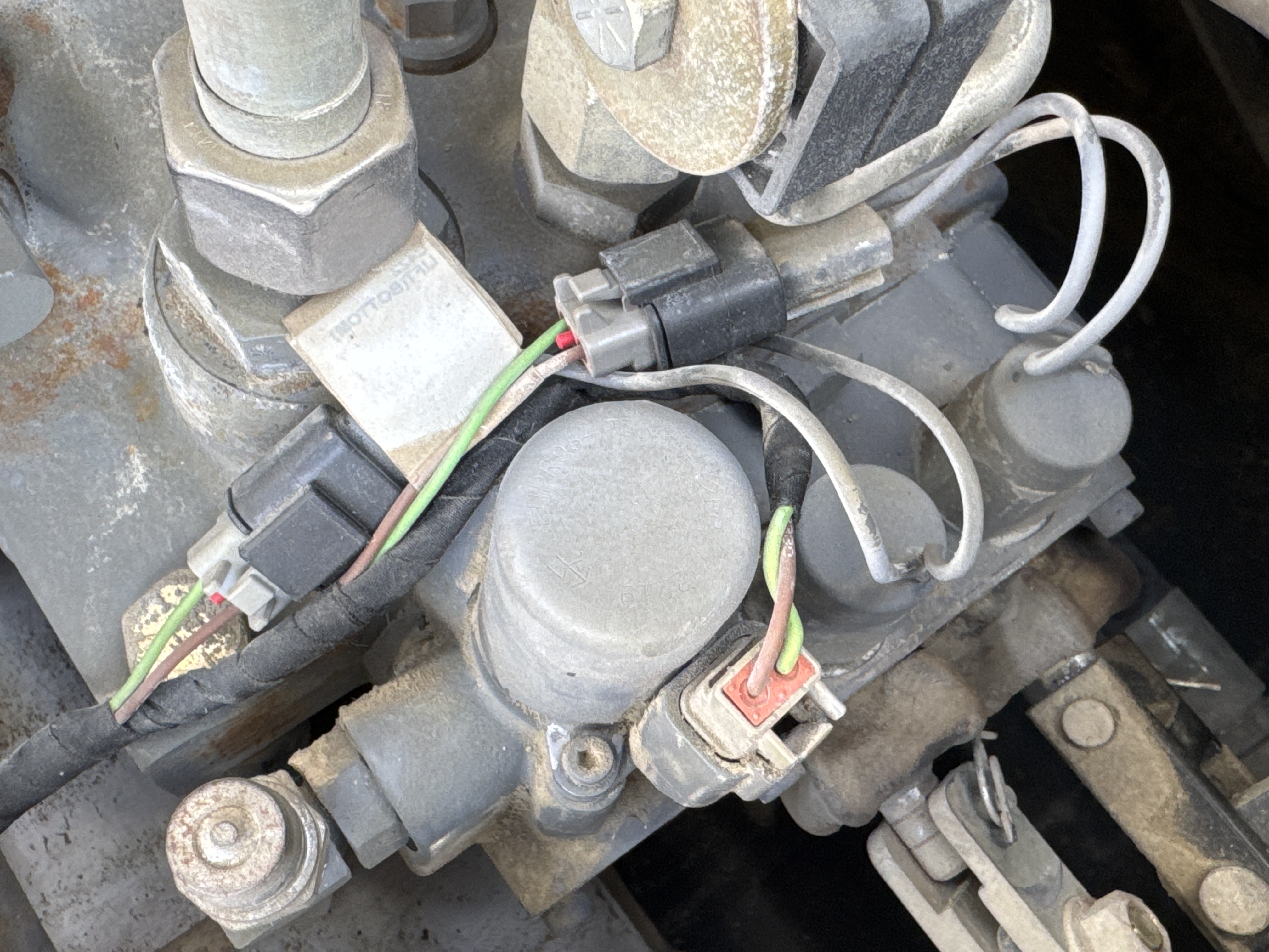 SSL-007-Bobcat-S510-skid-steer-loader-inspection-hydraulics-wiring-harness-3