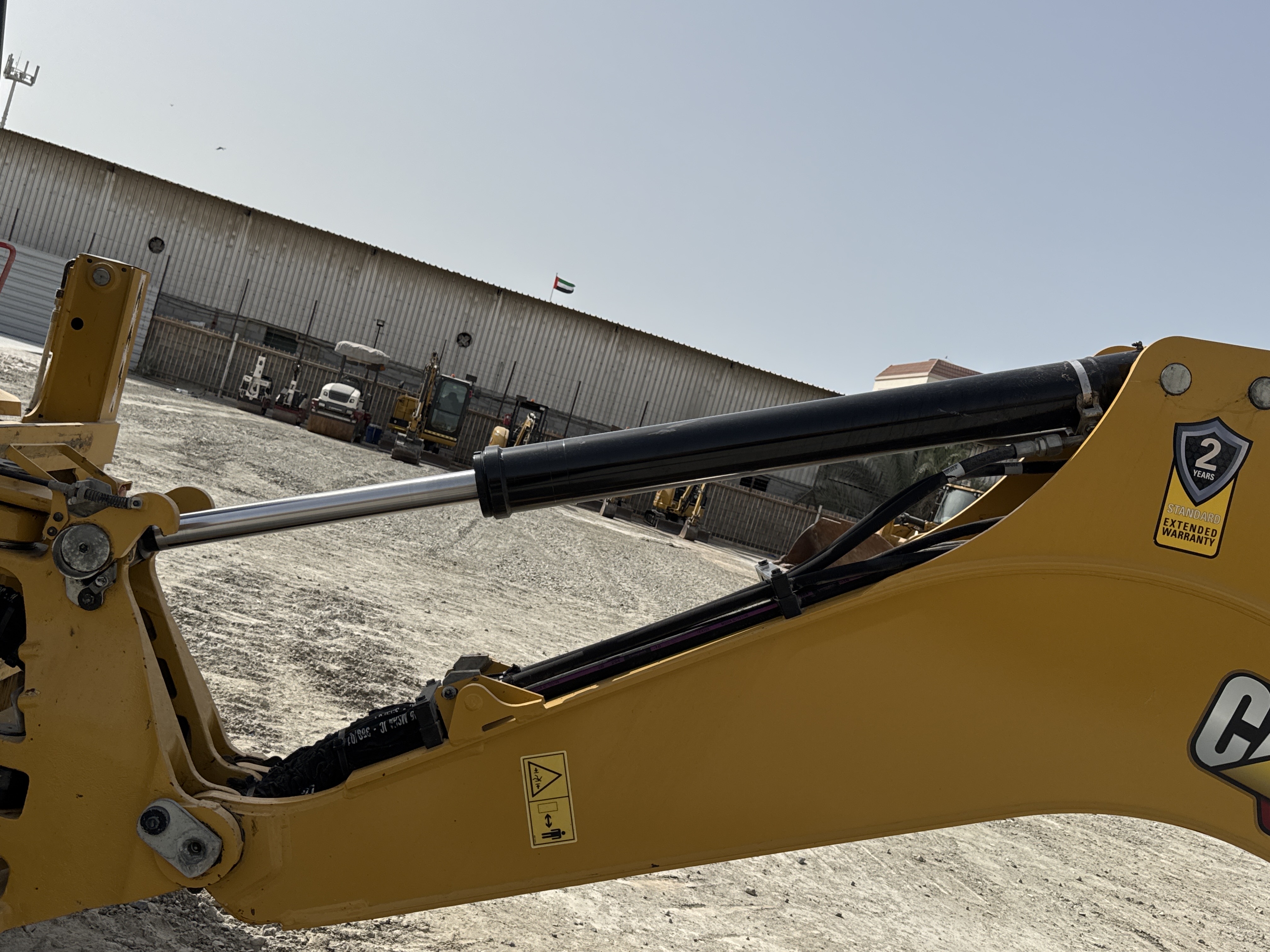 BHL-001-Cat-426F2-backhoe-loader-inspection-hydraulics-backhoe-boom-cylinder-1