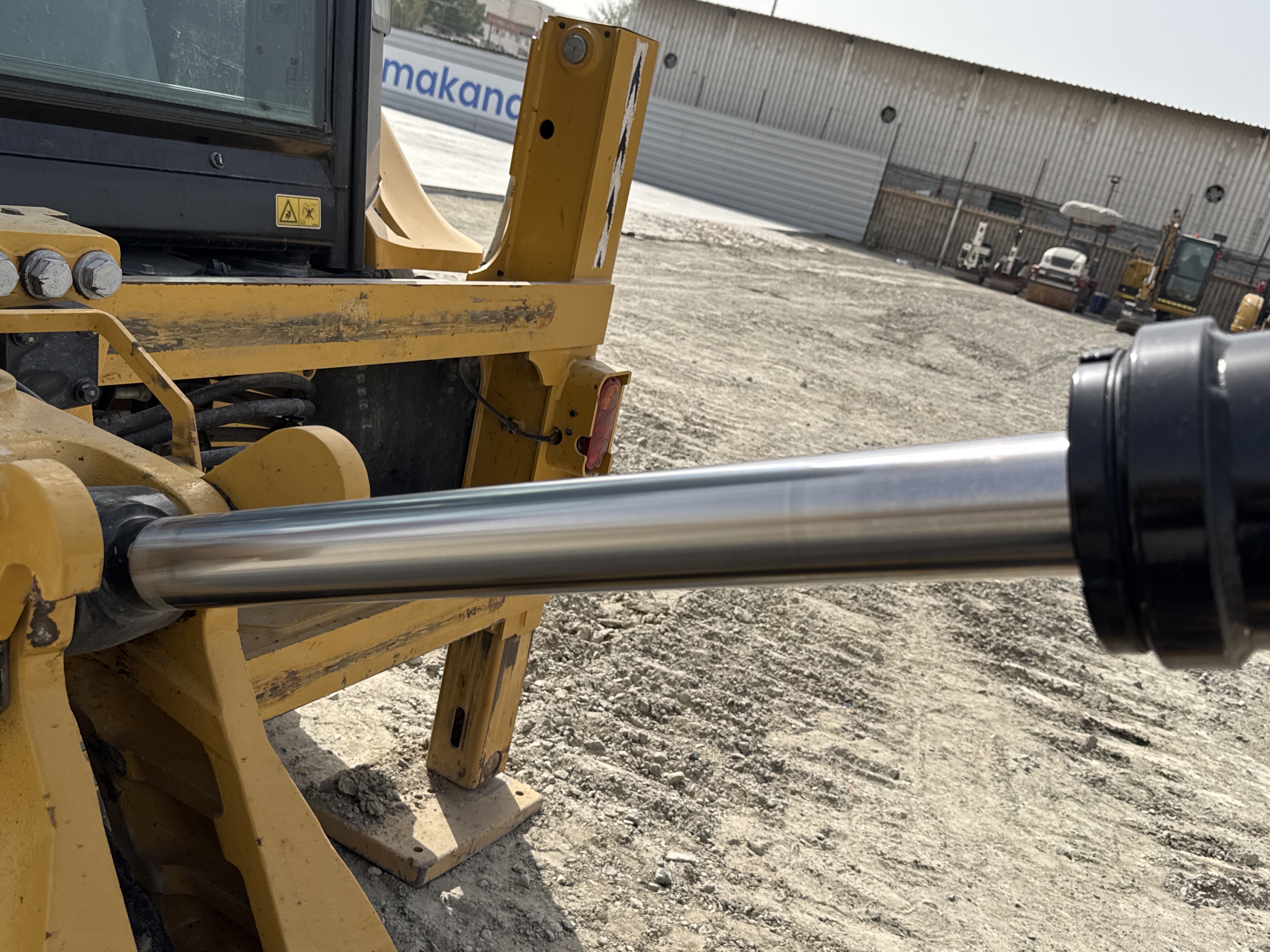 BHL-001-Cat-426F2-backhoe-loader-inspection-hydraulics-backhoe-boom-cylinder-2