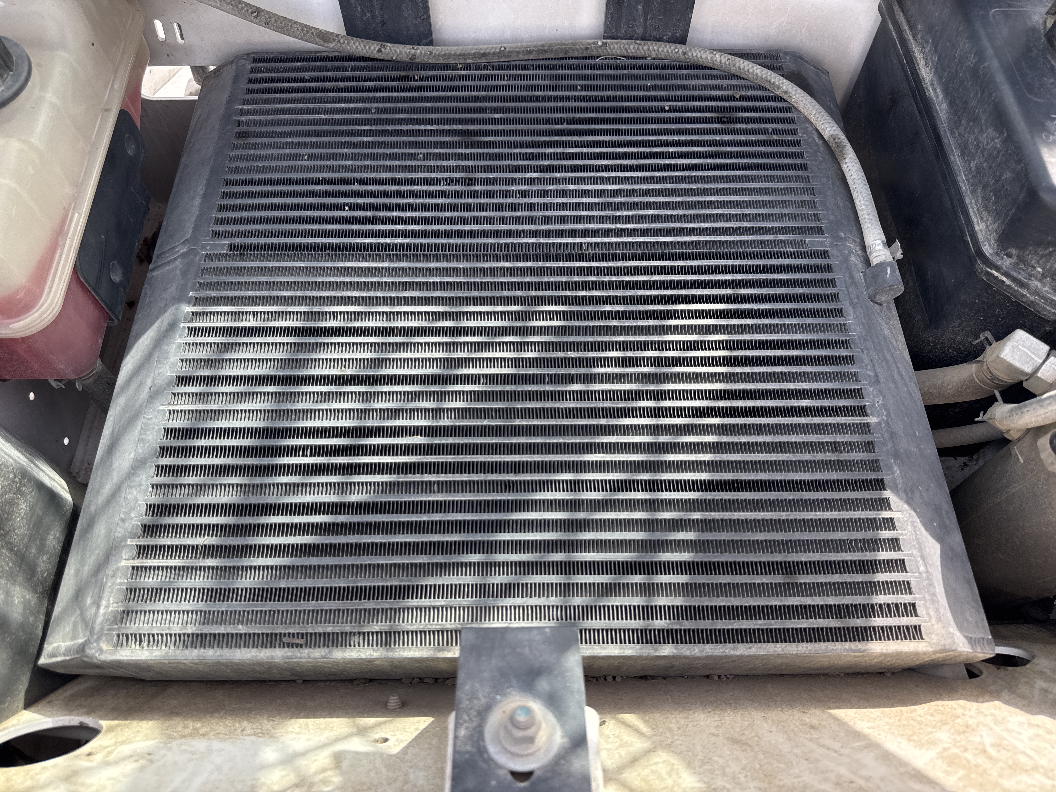 SSL-008-Bobcat-S510-skid-steer-loader-inspection-engine-radiator-oil-cooler-and-air-cooler-1