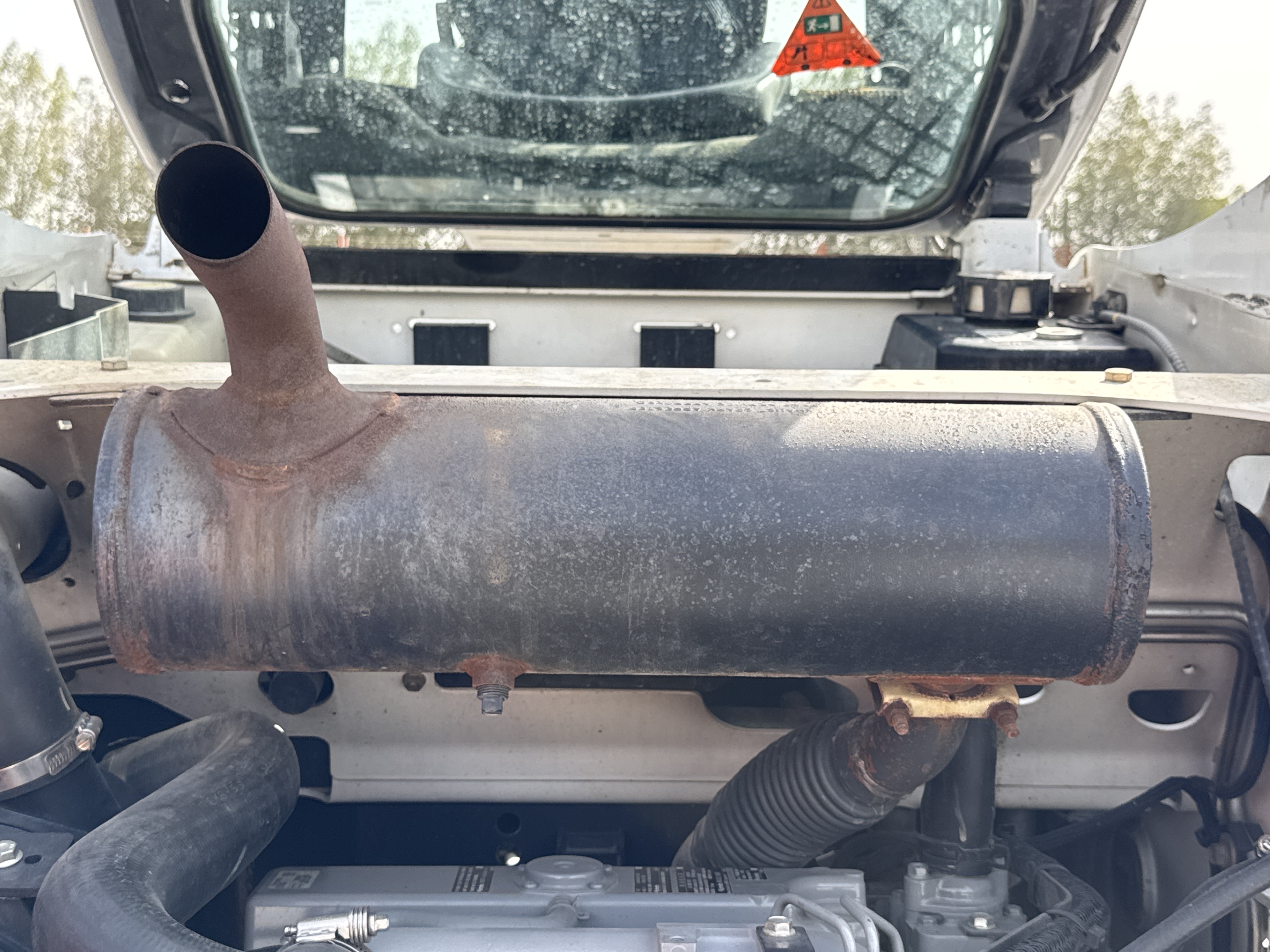 SSL-008-Bobcat-S510-skid-steer-loader-inspection-engine-exhaust-system-1