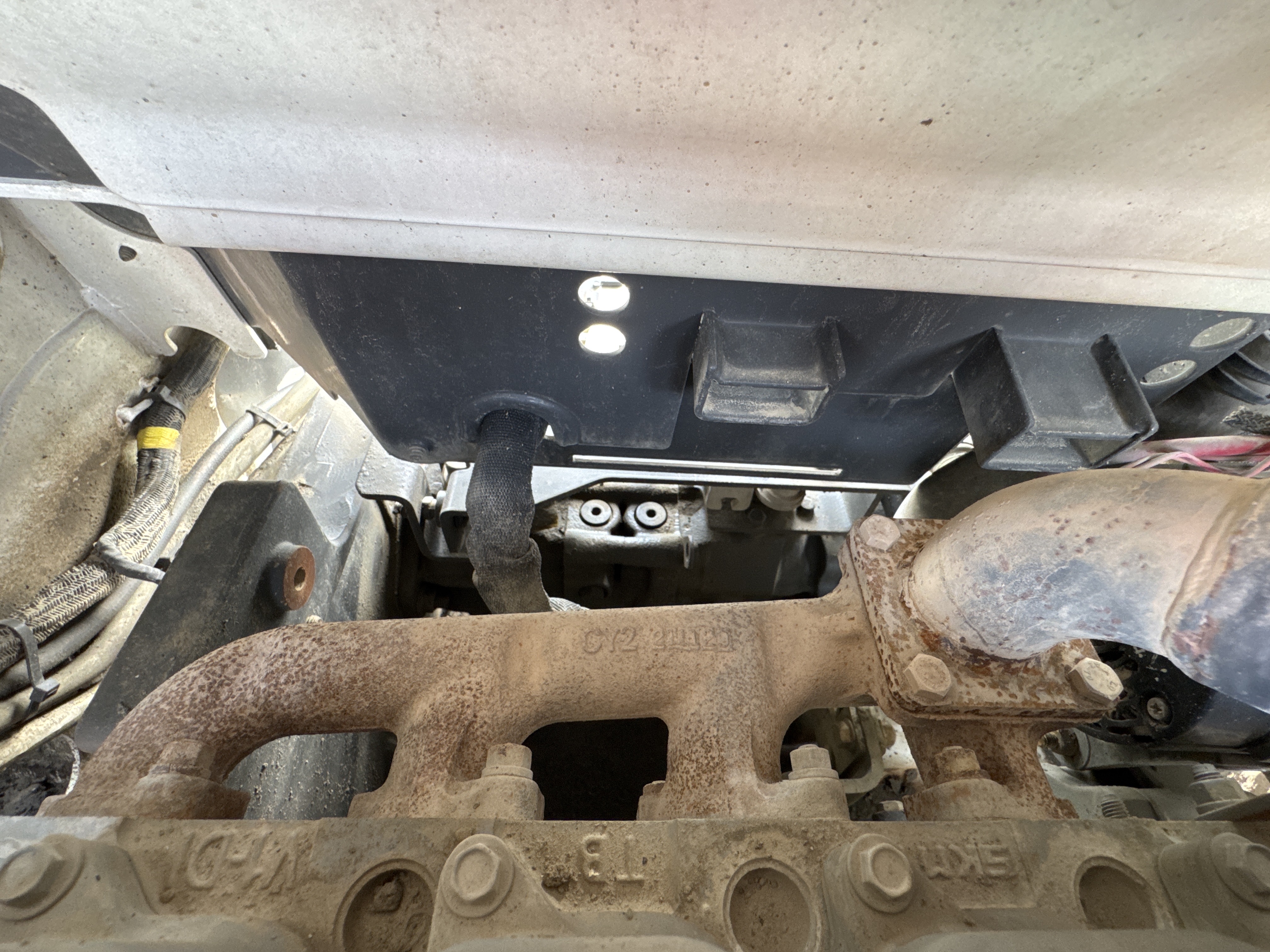 SSL-008-Bobcat-S510-skid-steer-loader-inspection-engine-exhaust-system-2