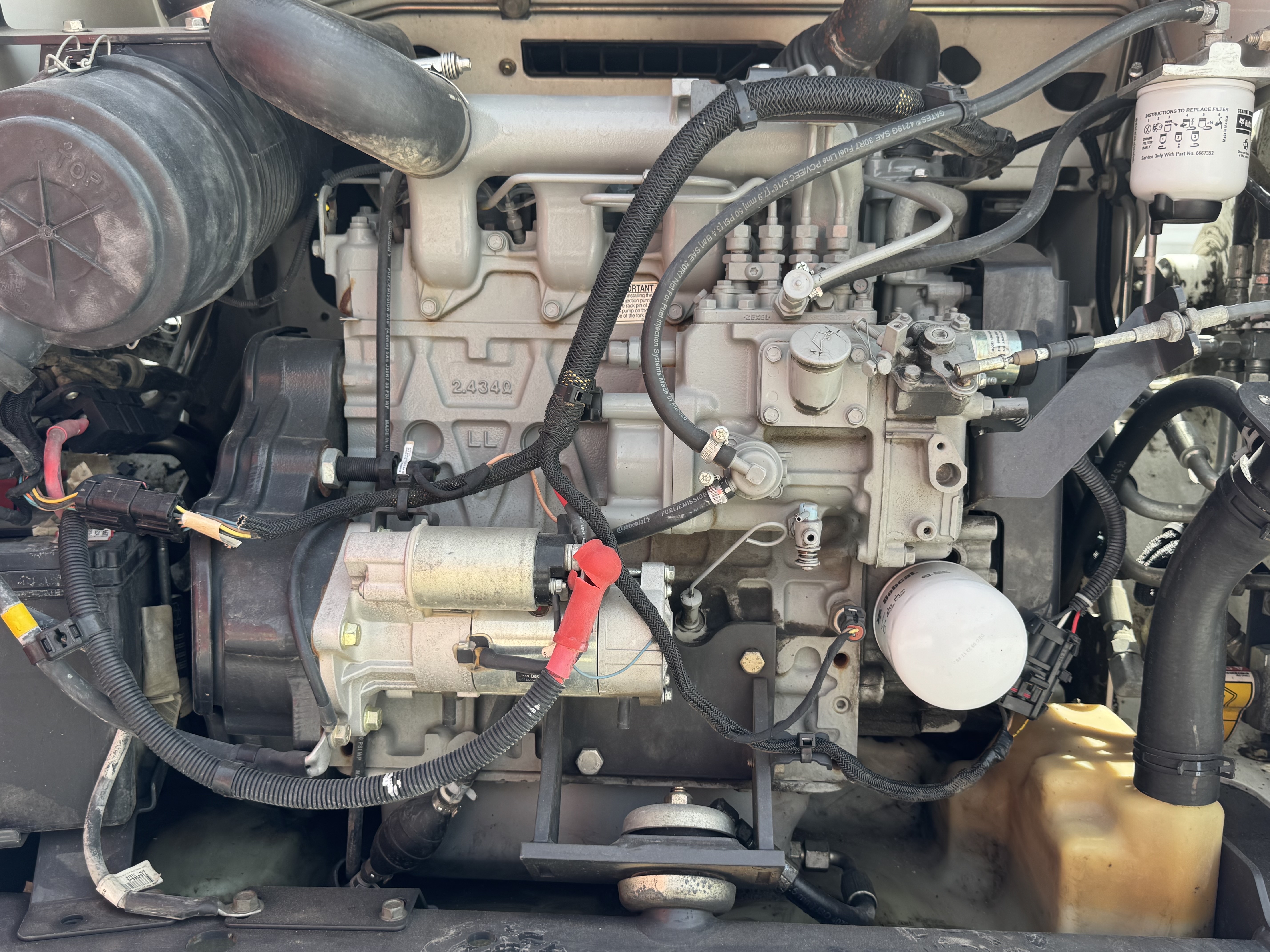 SSL-008-Bobcat-S510-skid-steer-loader-inspection-engine-engine-oil-leaks-1