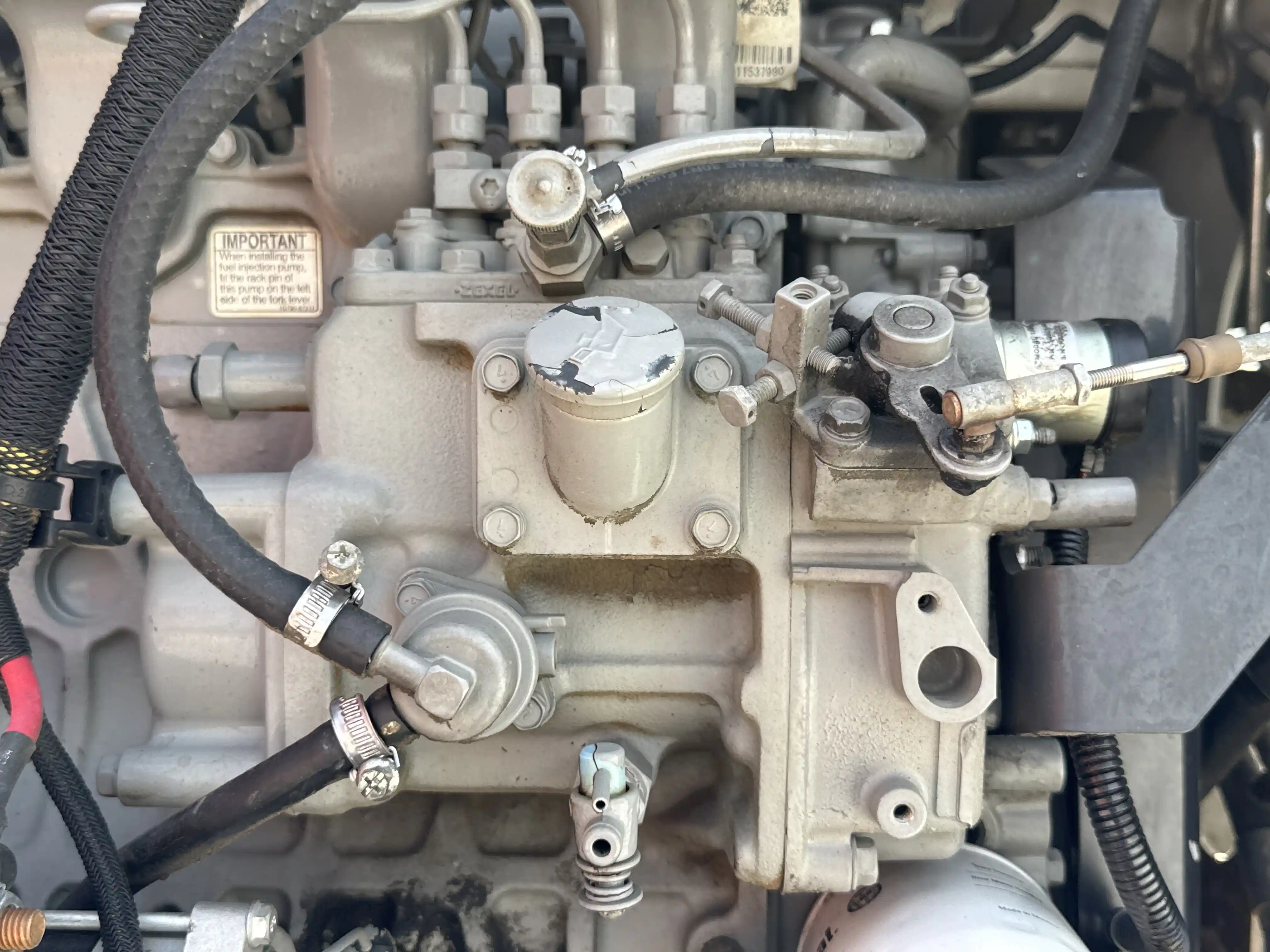 SSL-007-Bobcat-S510-skid-steer-loader-inspection-engine-fuel-leaks-3