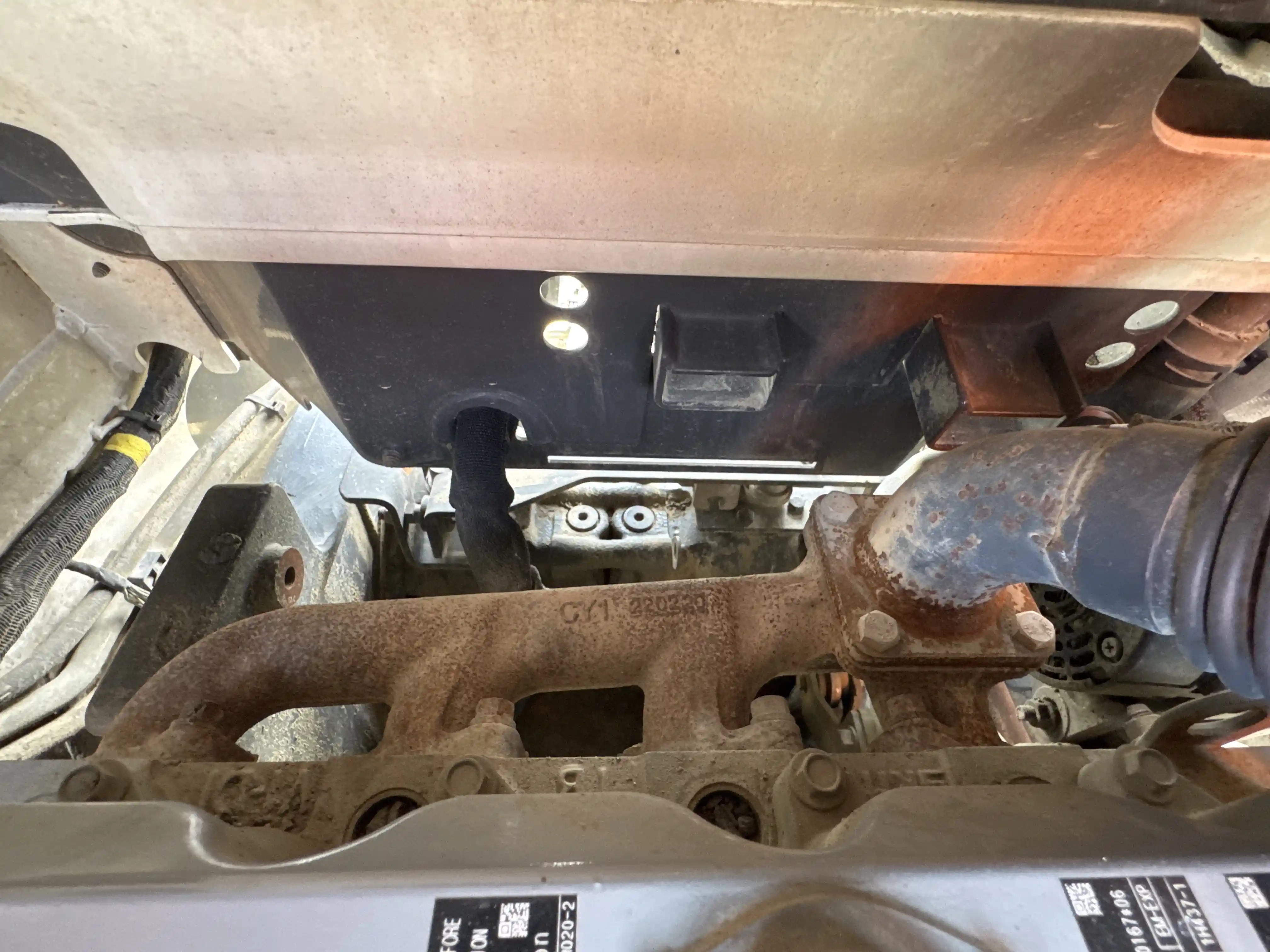 SSL-007-Bobcat-S510-skid-steer-loader-inspection-engine-exhaust-system-2