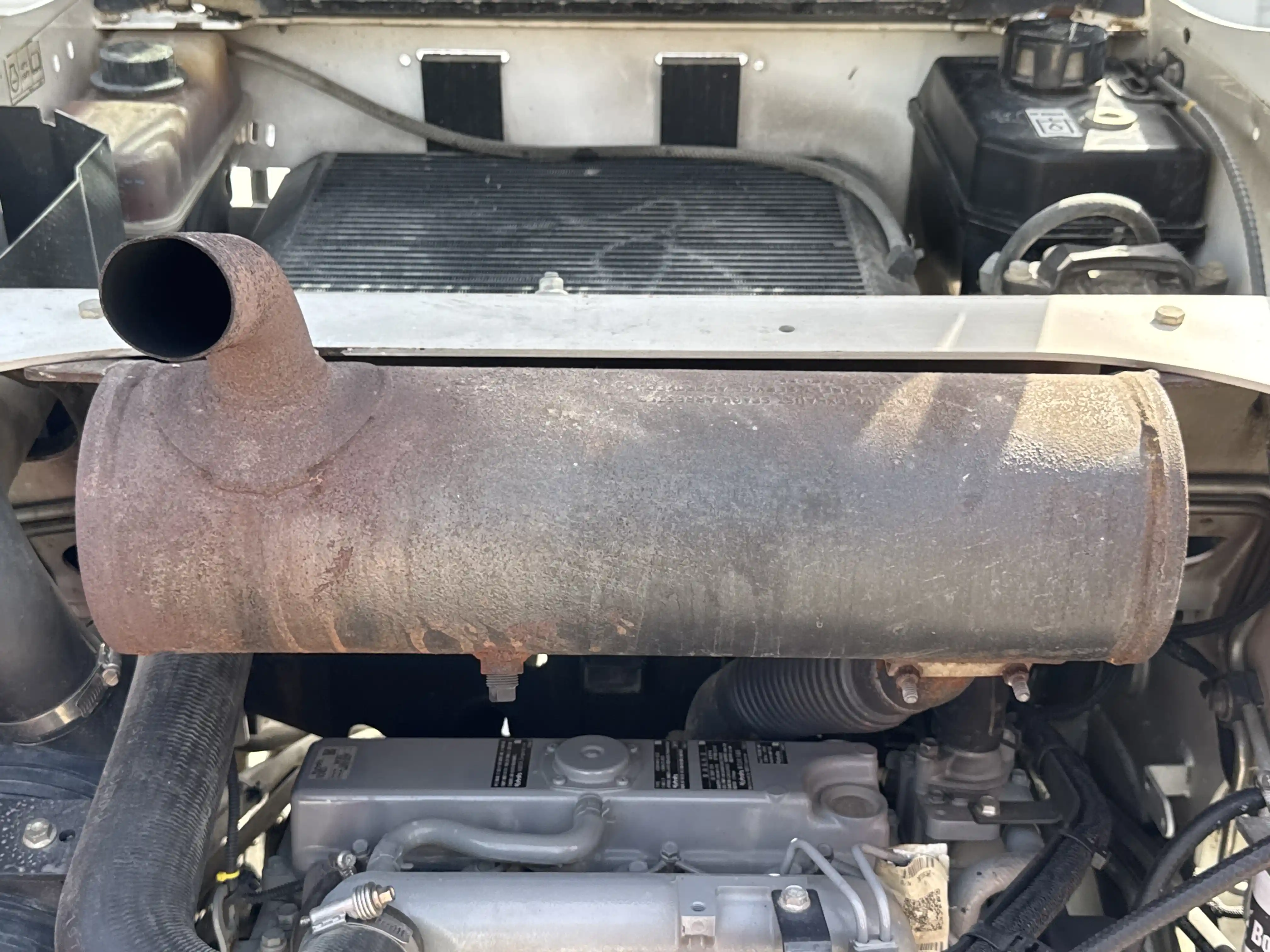 SSL-007-Bobcat-S510-skid-steer-loader-inspection-engine-exhaust-system-3