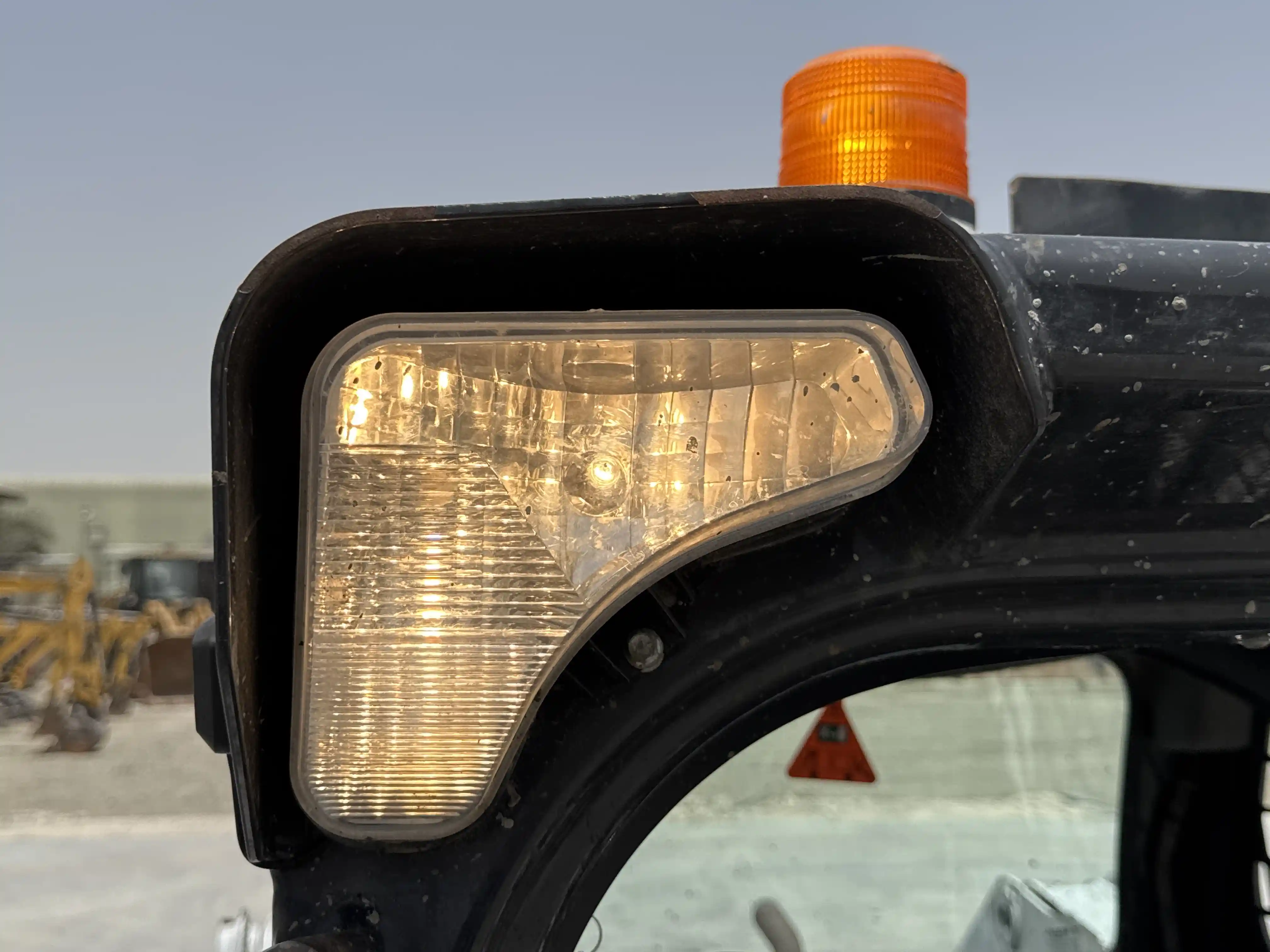 SSL-007-Bobcat-S510-skid-steer-loader-inspection-electronics-lights-and-signals-3
