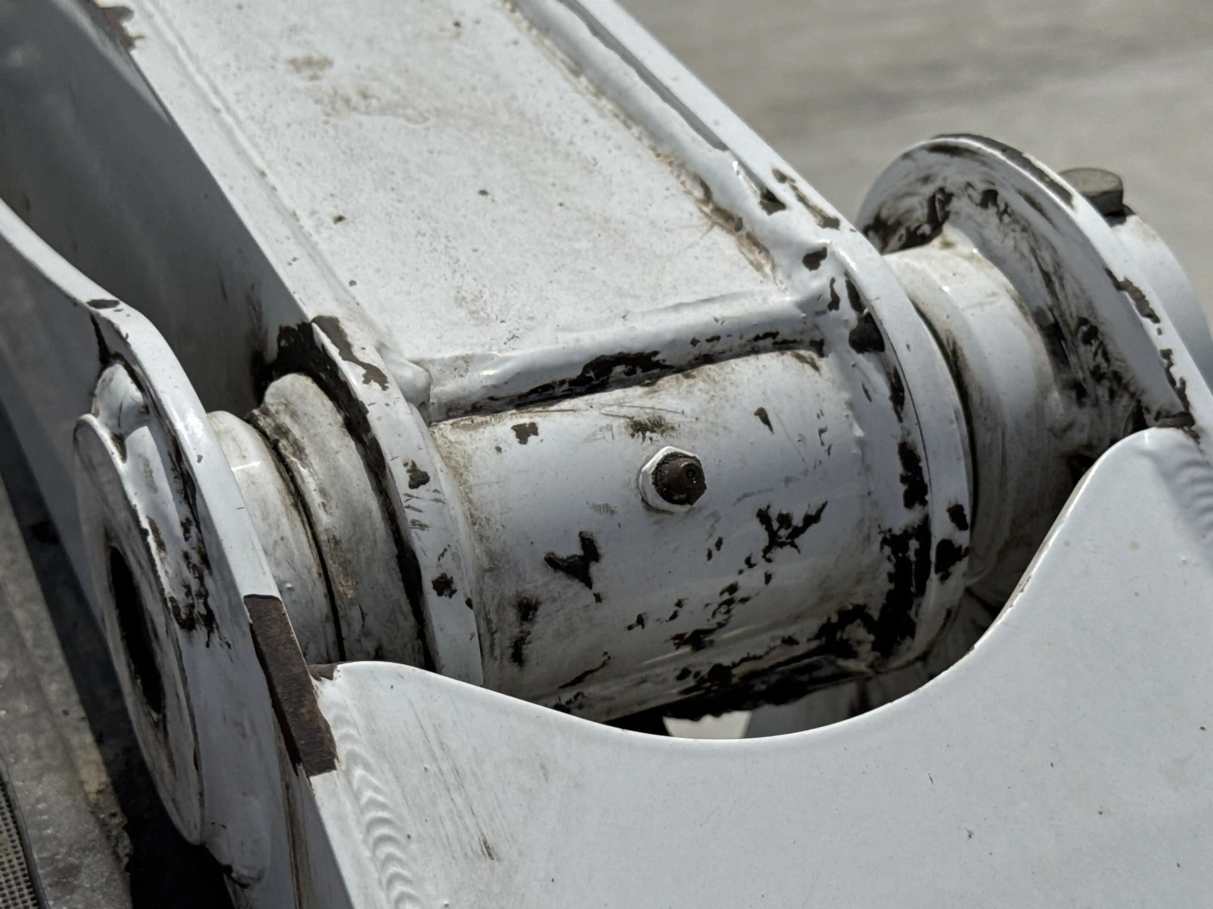 SSL-007-Bobcat-S510-skid-steer-loader-inspection-chassis-lift-arm-base-pin-and-bushings-1