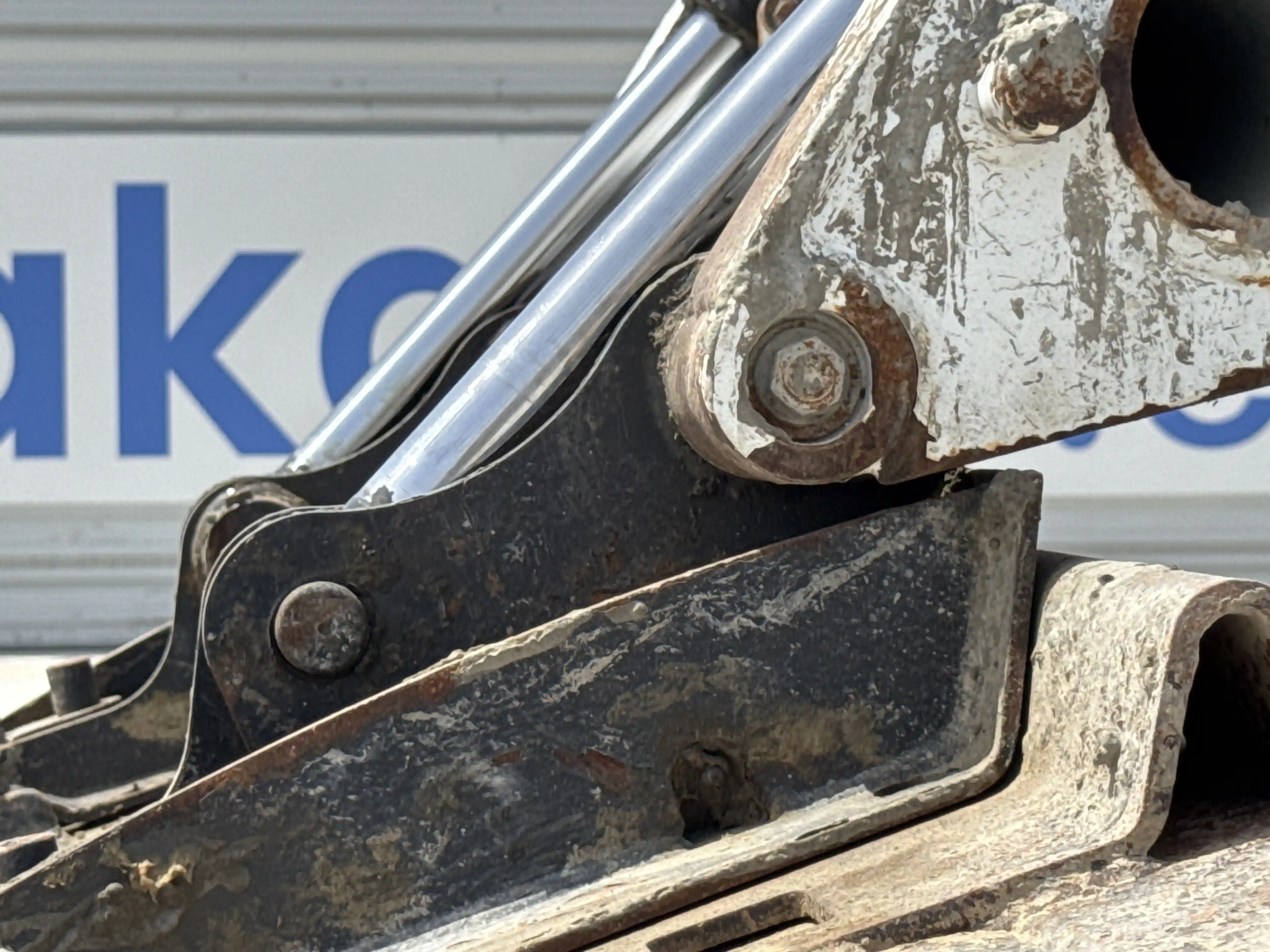 SSL-007-Bobcat-S510-skid-steer-loader-inspection-chassis-pins-and-bushings-lift-arm-to-bucket-2