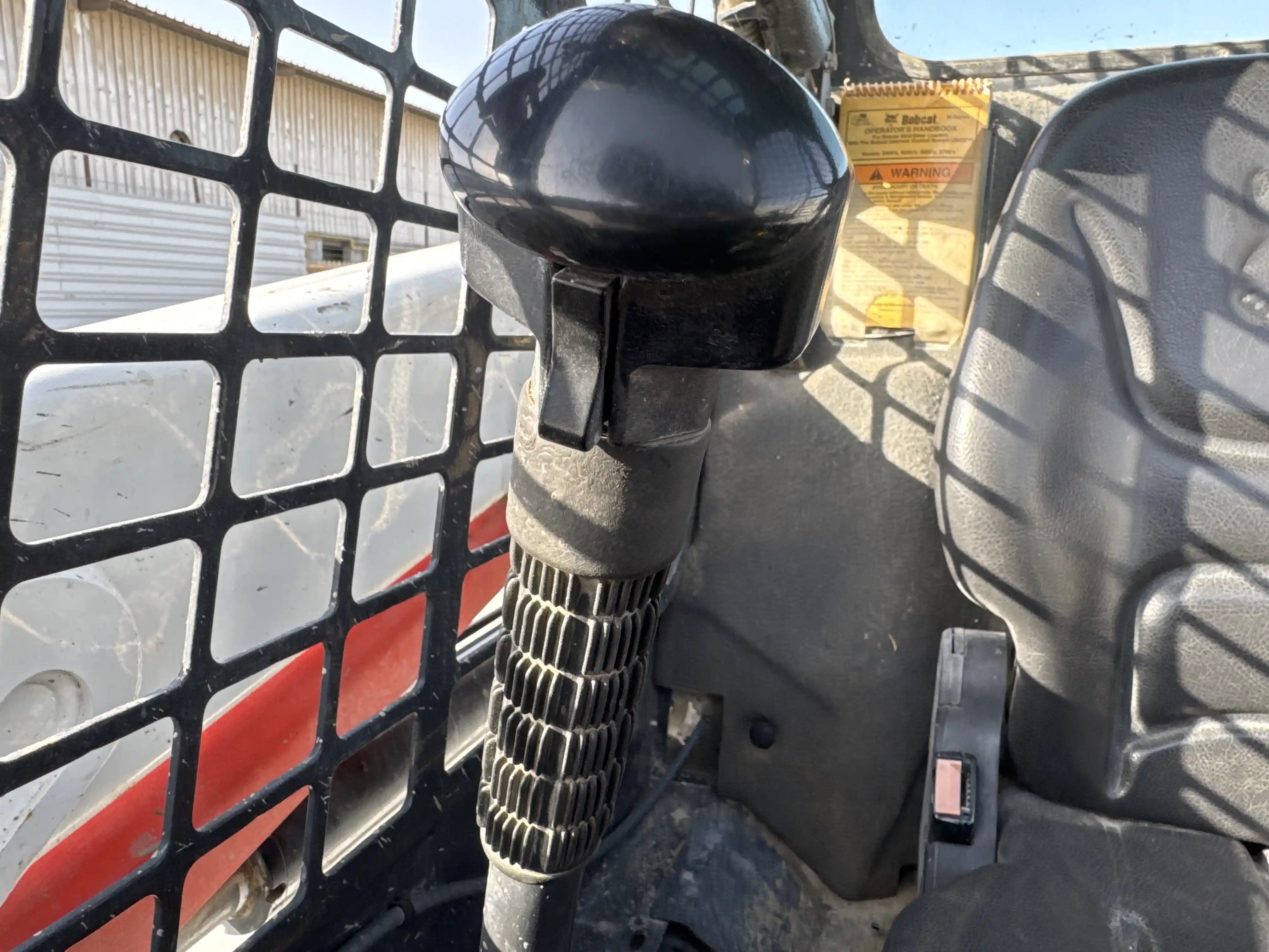 SSL-007-Bobcat-S510-skid-steer-loader-inspection-cabin-joysticks-1