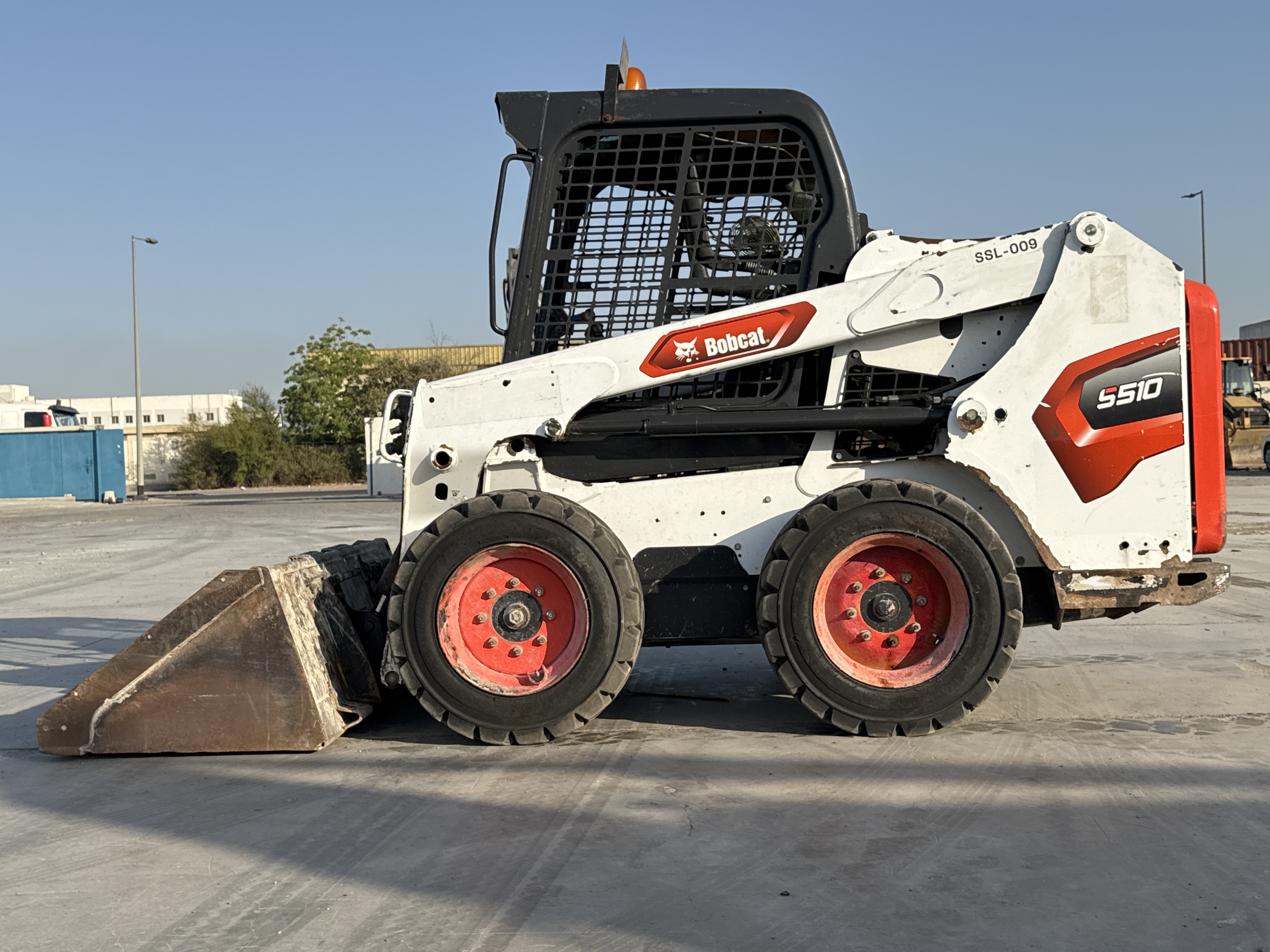 SSL-009-Bobcat-S510-skid-steer-loader-inspection-structure-paint-2