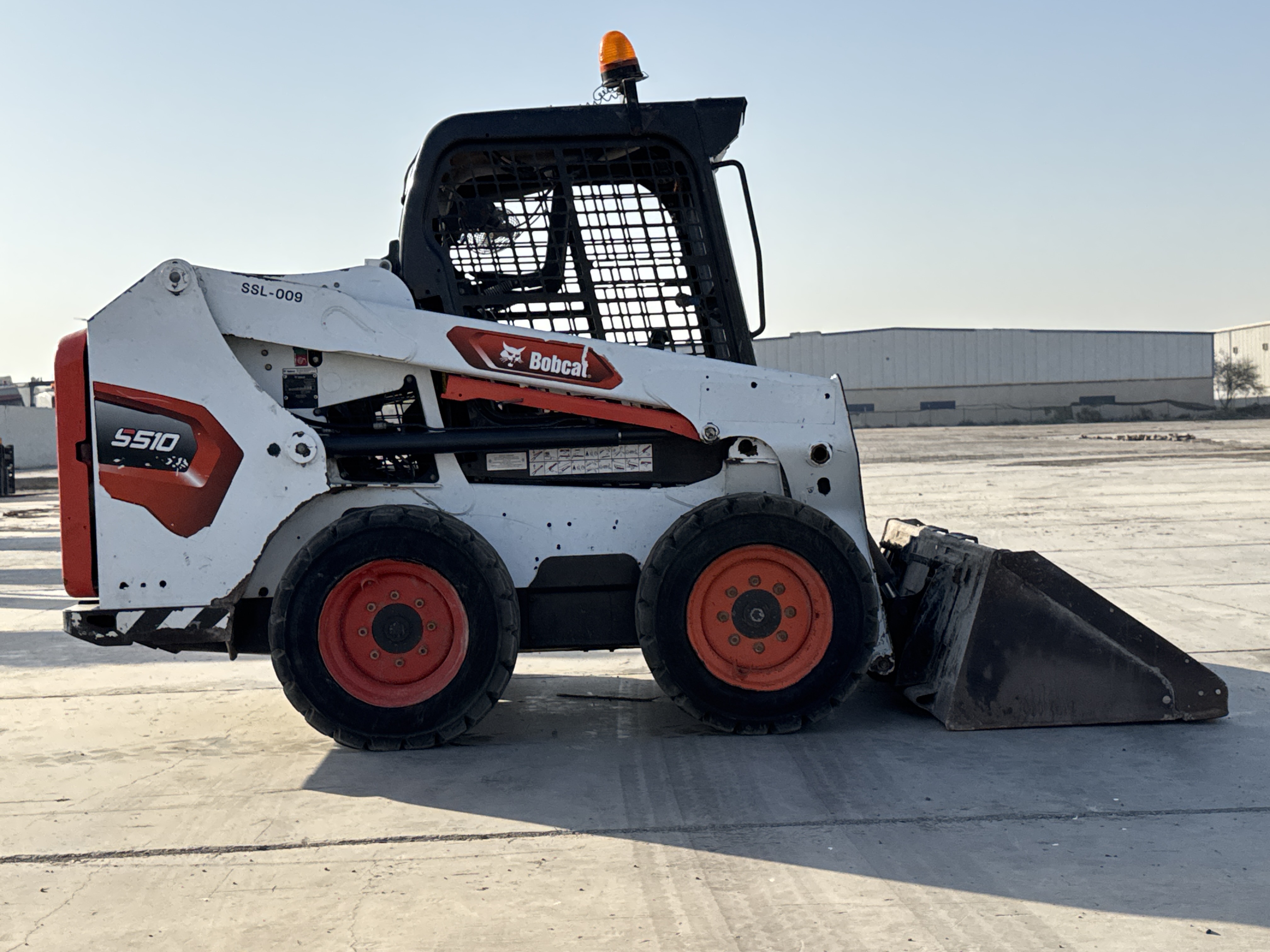 SSL-009-Bobcat-S510-skid-steer-loader-inspection-structure-paint-4