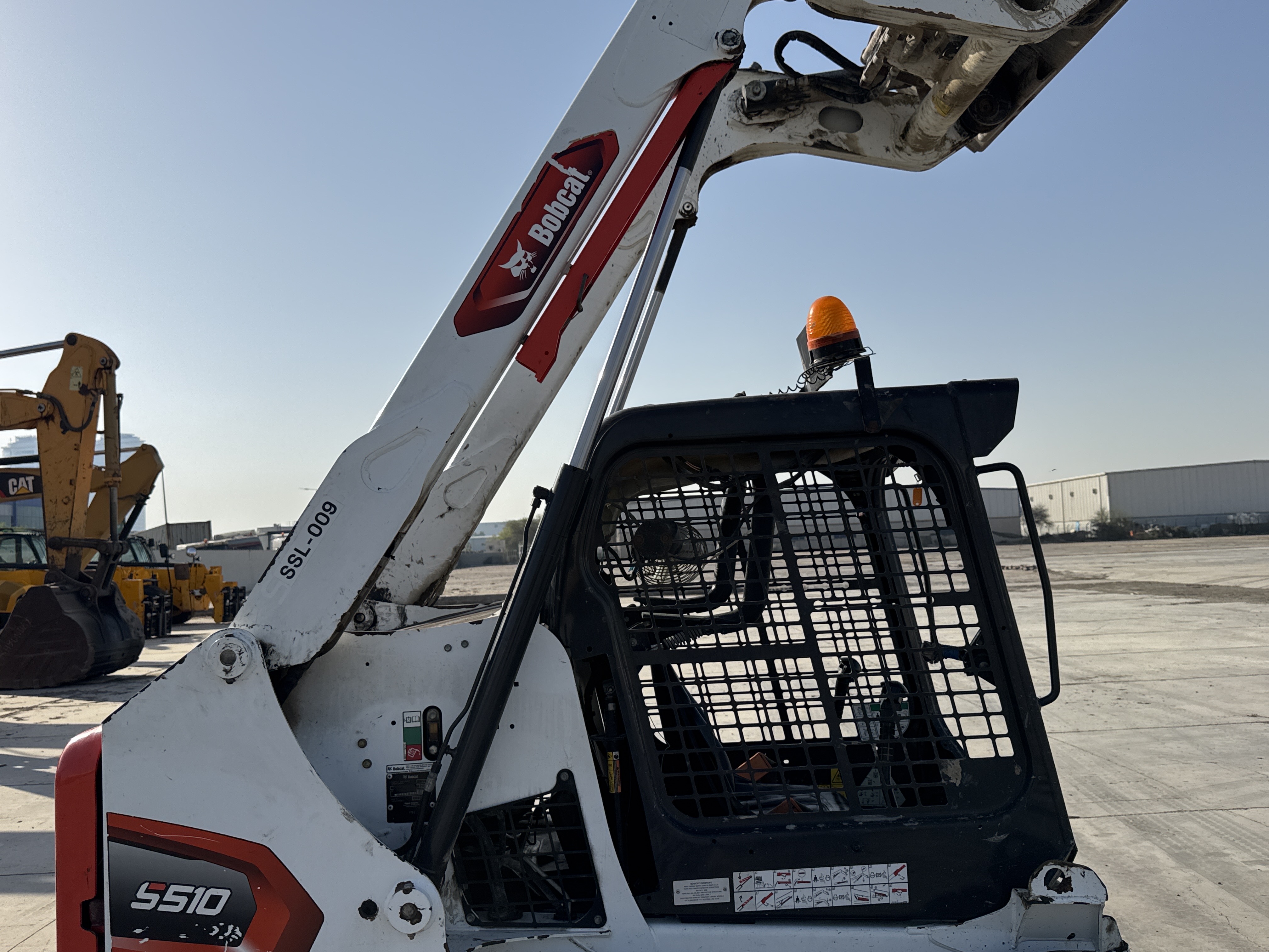 SSL-009-Bobcat-S510-skid-steer-loader-inspection-hydraulics-loader-lift-cylinder-1
