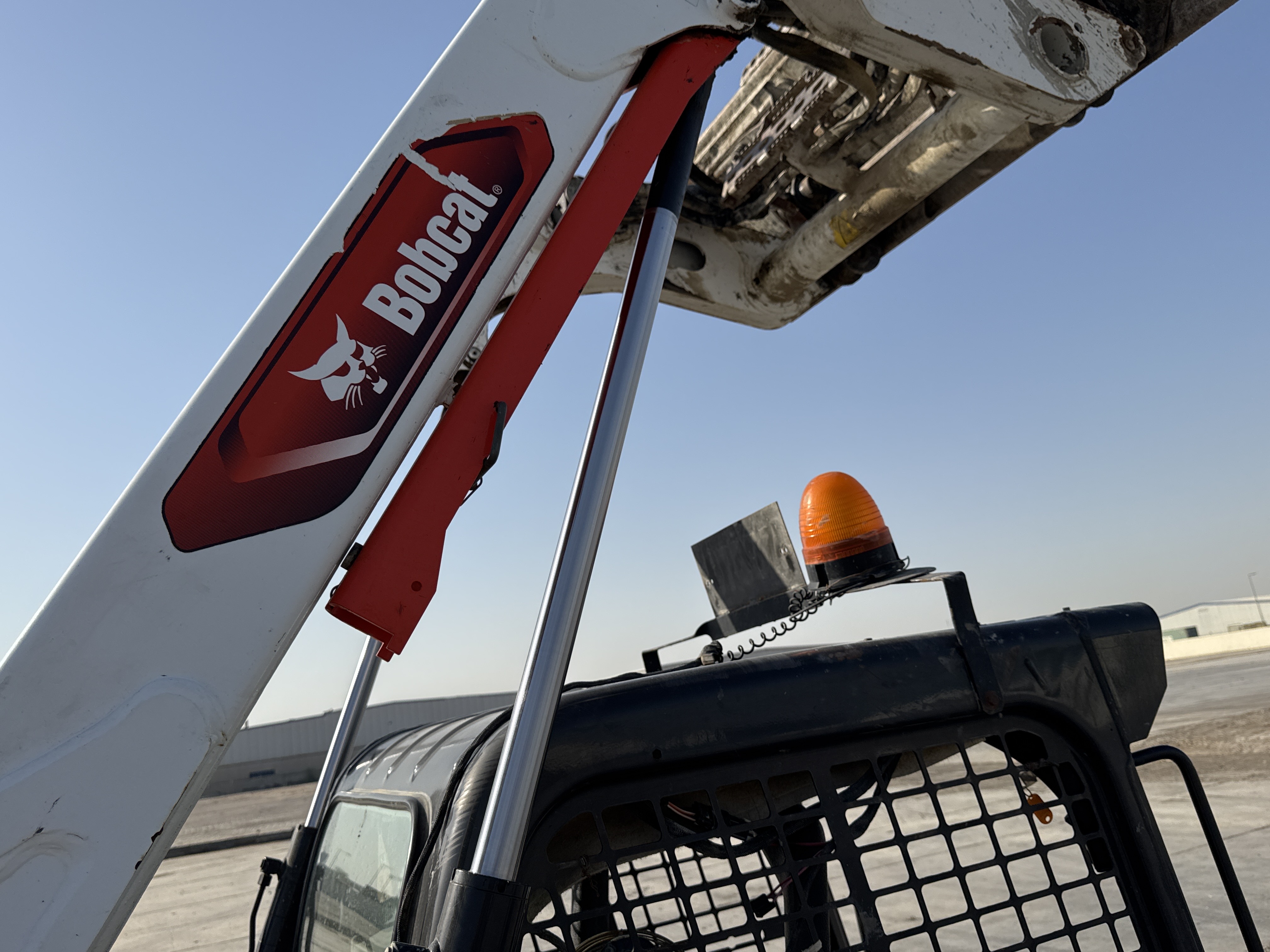 SSL-009-Bobcat-S510-skid-steer-loader-inspection-hydraulics-loader-lift-cylinder-2
