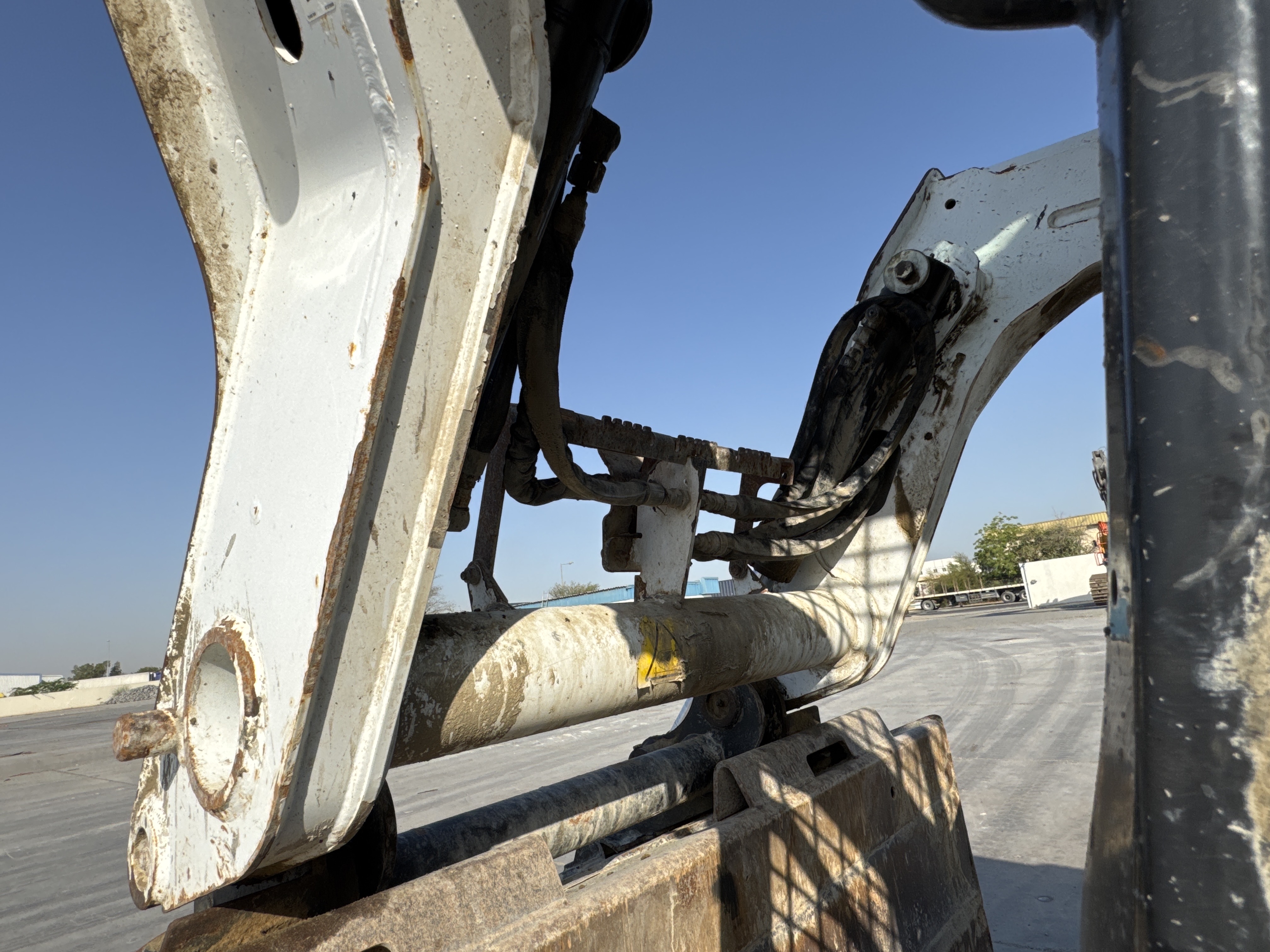 SSL-009-Bobcat-S510-skid-steer-loader-inspection-hydraulics-lift-arm-3