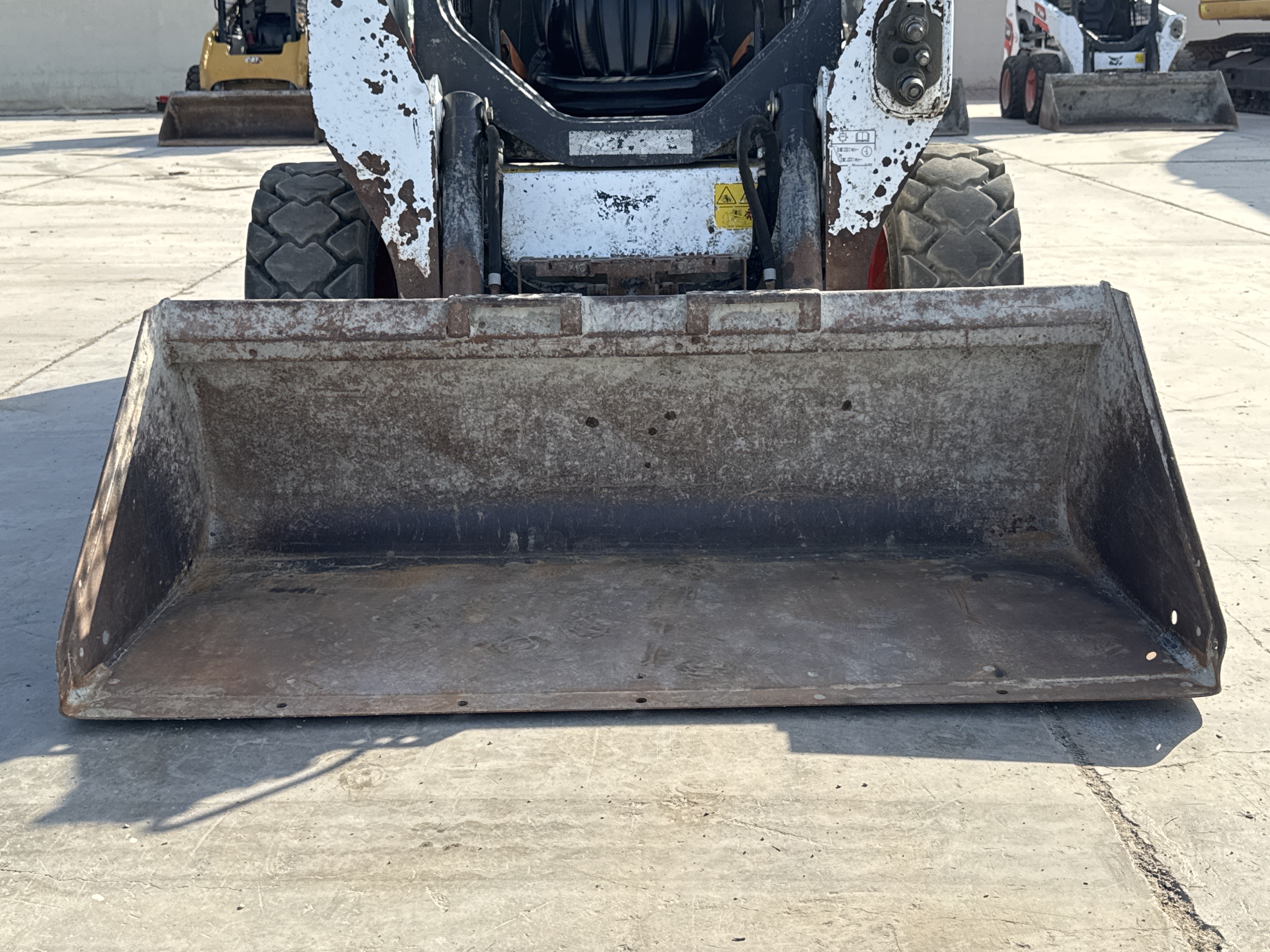 SSL-009-Bobcat-S510-skid-steer-loader-inspection-attachments-loader-bucket-condition-1