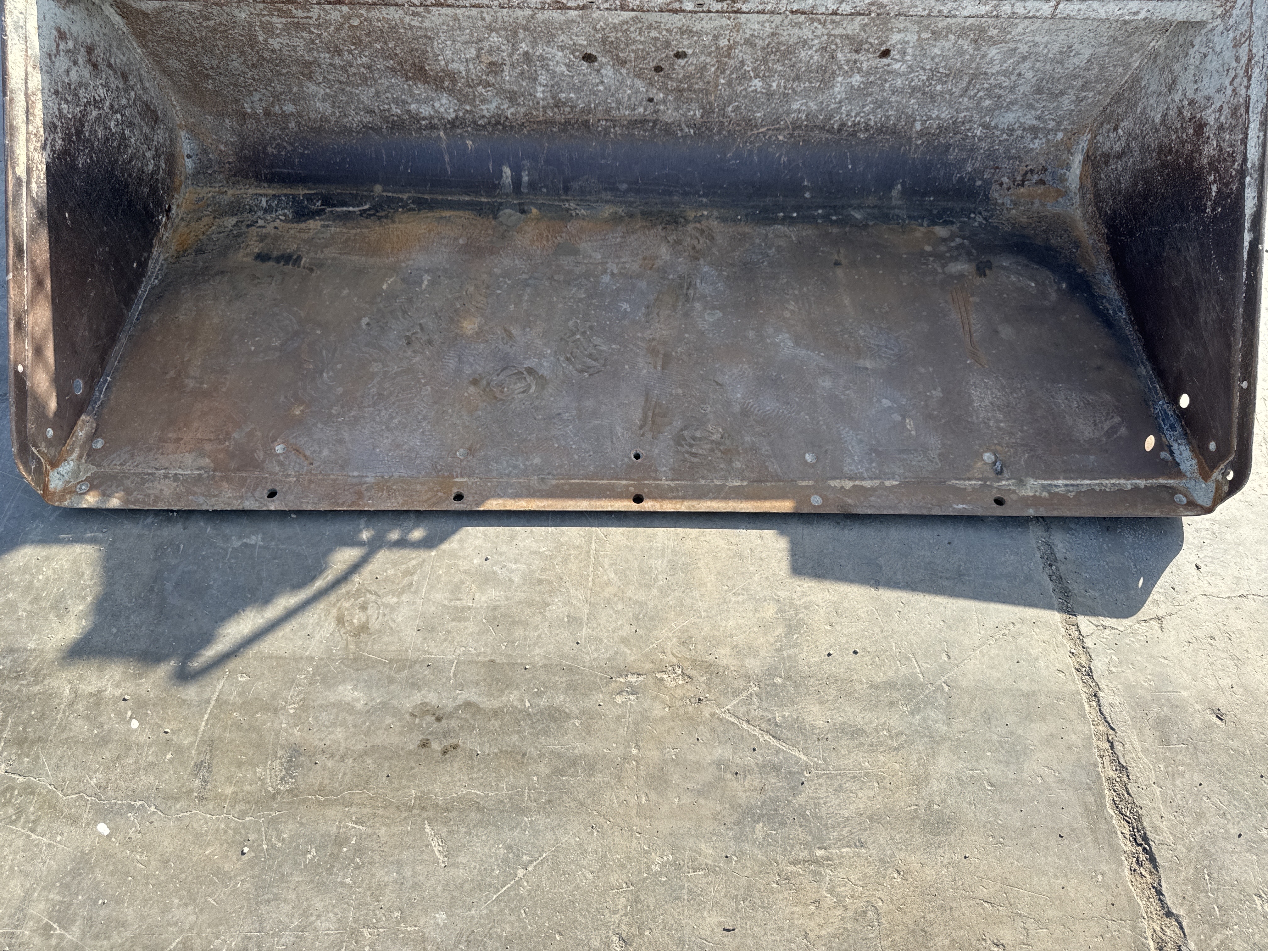 SSL-009-Bobcat-S510-skid-steer-loader-inspection-attachments-loader-bucket-cutting-edge-teeth-1