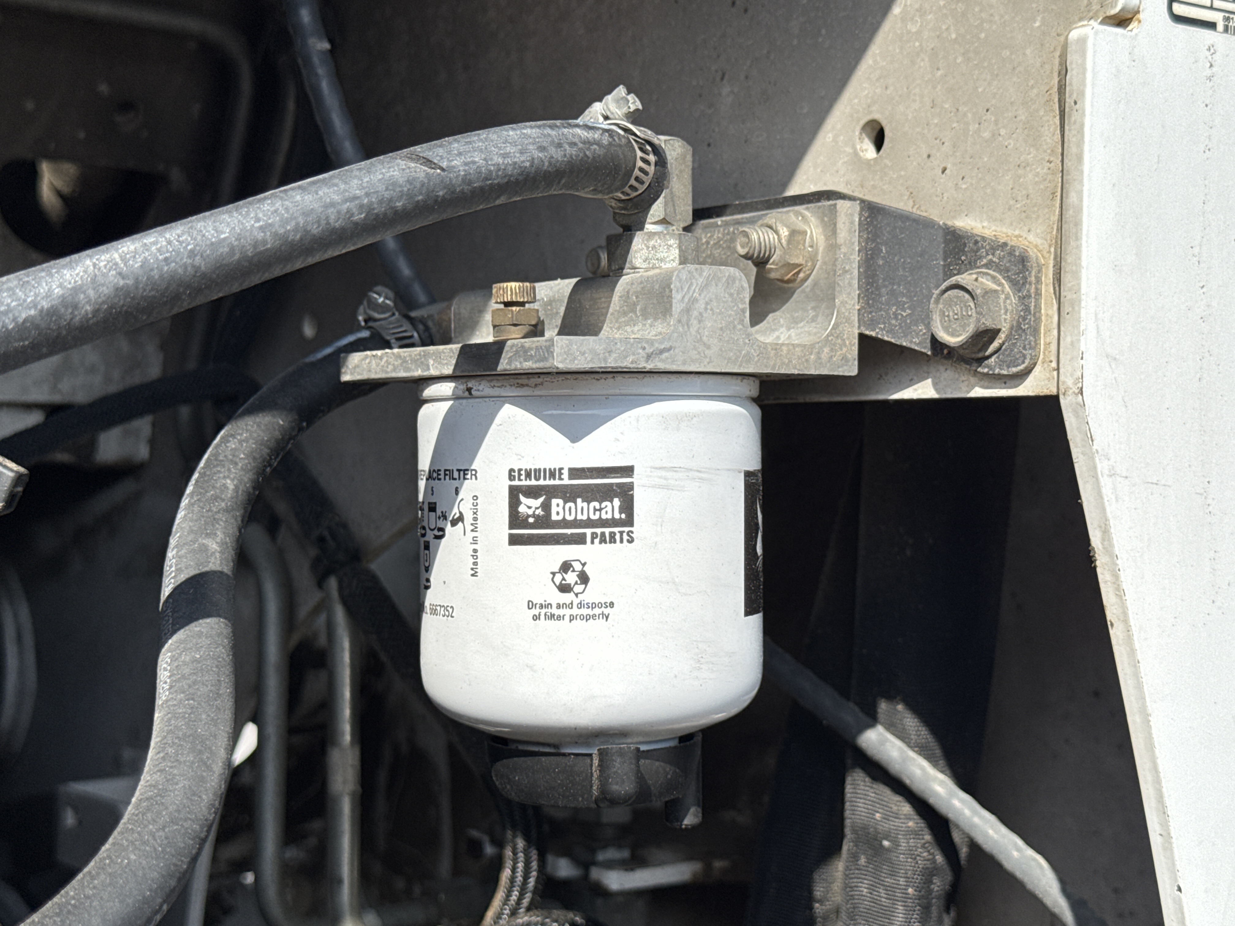 SSL-009-Bobcat-S510-skid-steer-loader-inspection-engine-fuel-leaks-2
