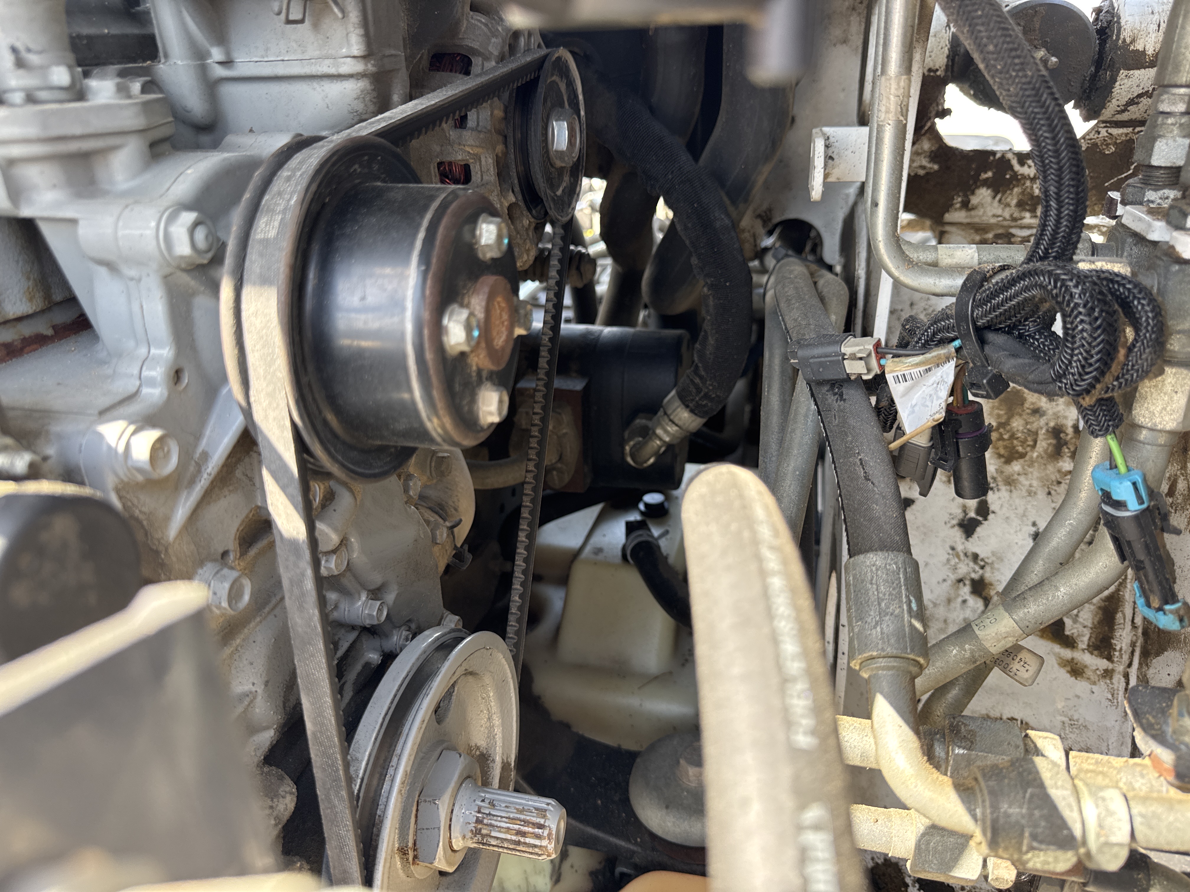 SSL-009-Bobcat-S510-skid-steer-loader-inspection-engine-belts-1