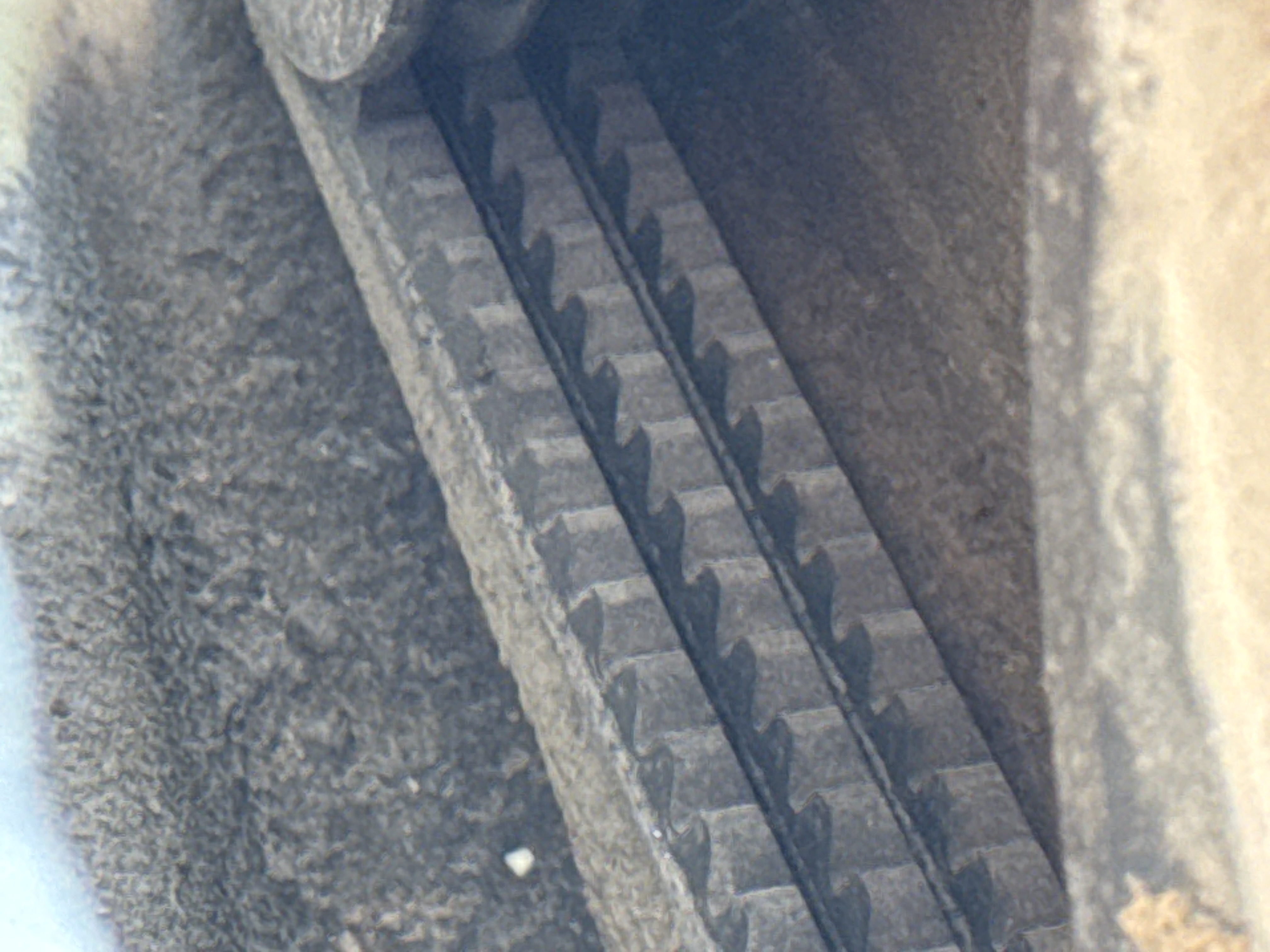 SSL-009-Bobcat-S510-skid-steer-loader-inspection-engine-belts-4