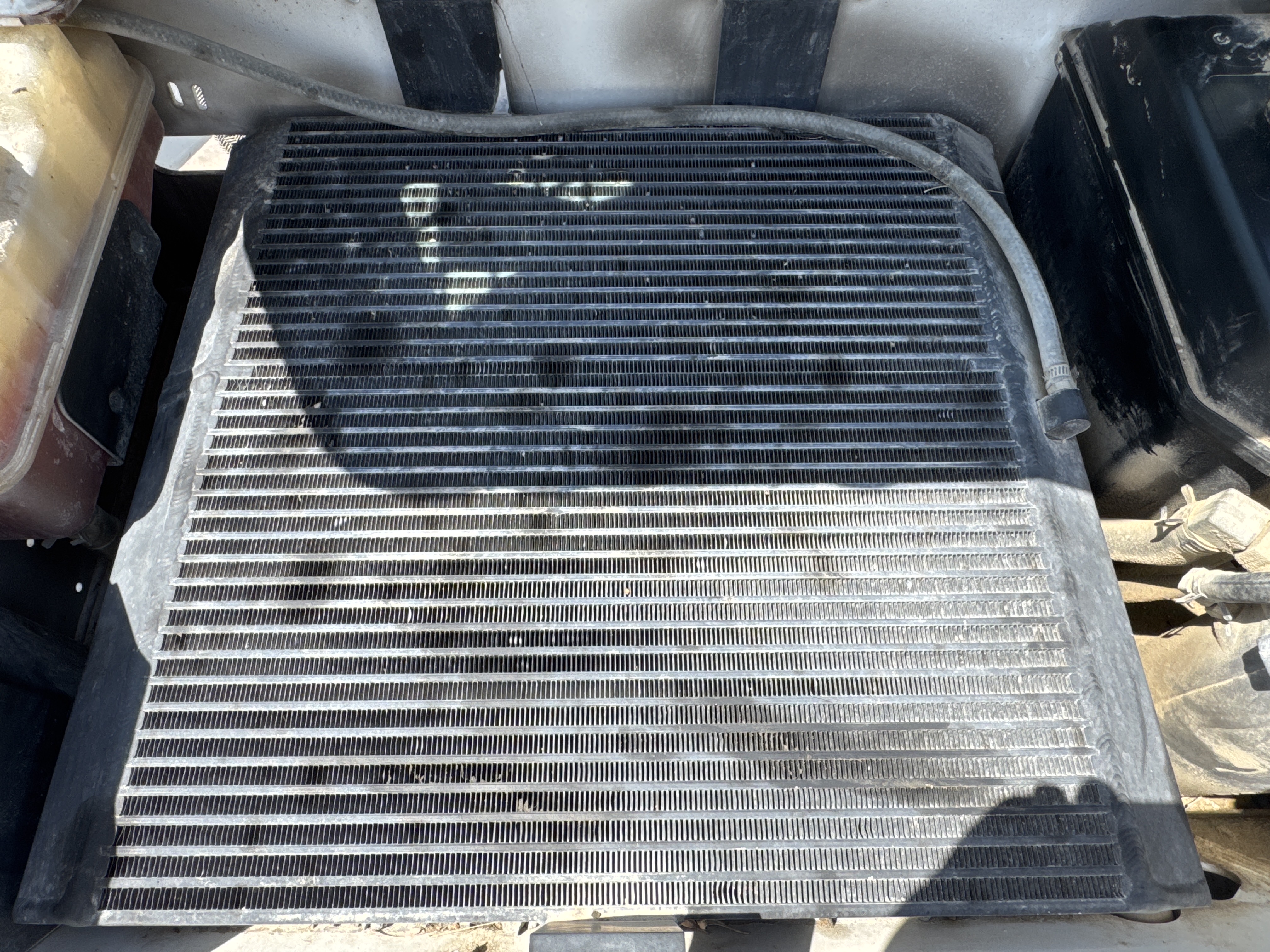 SSL-009-Bobcat-S510-skid-steer-loader-inspection-engine-radiator-oil-cooler-and-air-cooler-1