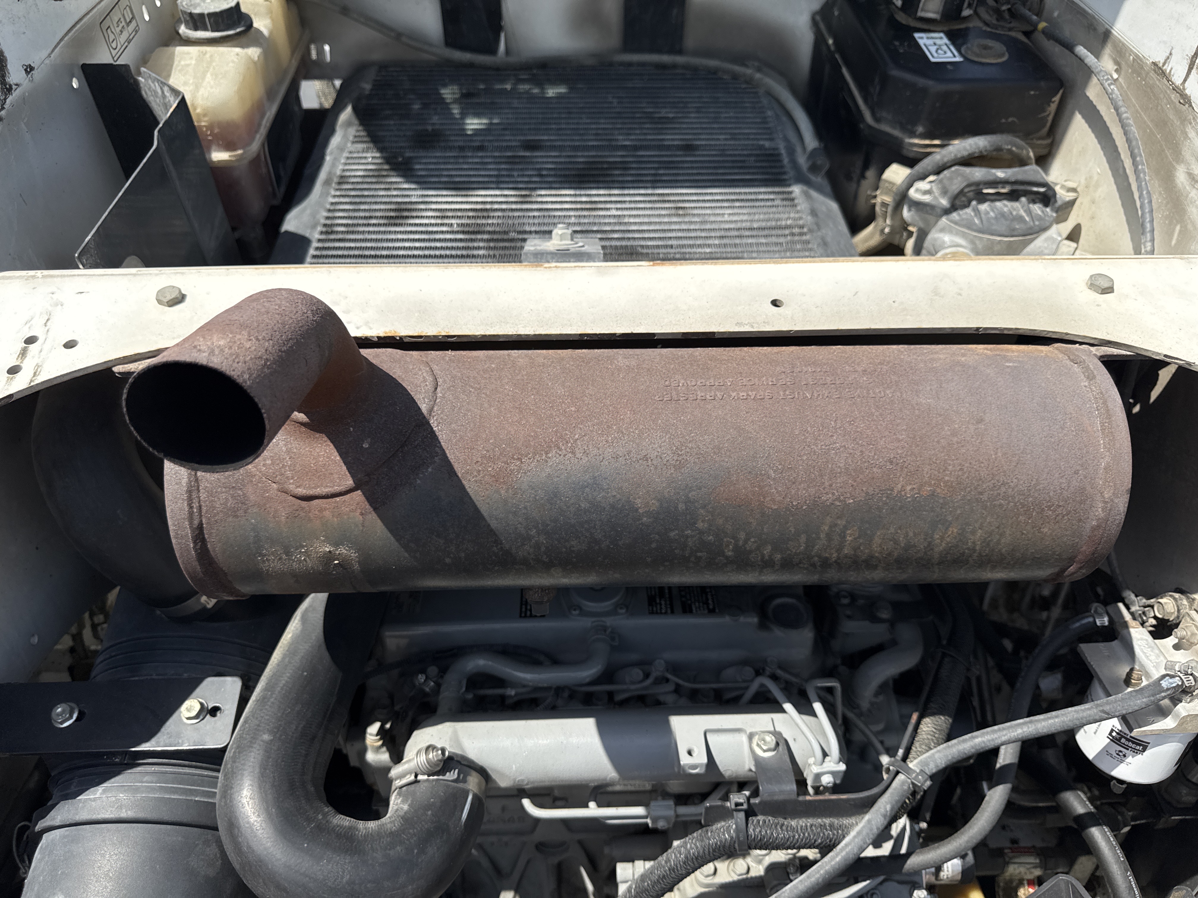 SSL-009-Bobcat-S510-skid-steer-loader-inspection-engine-exhaust-system-2