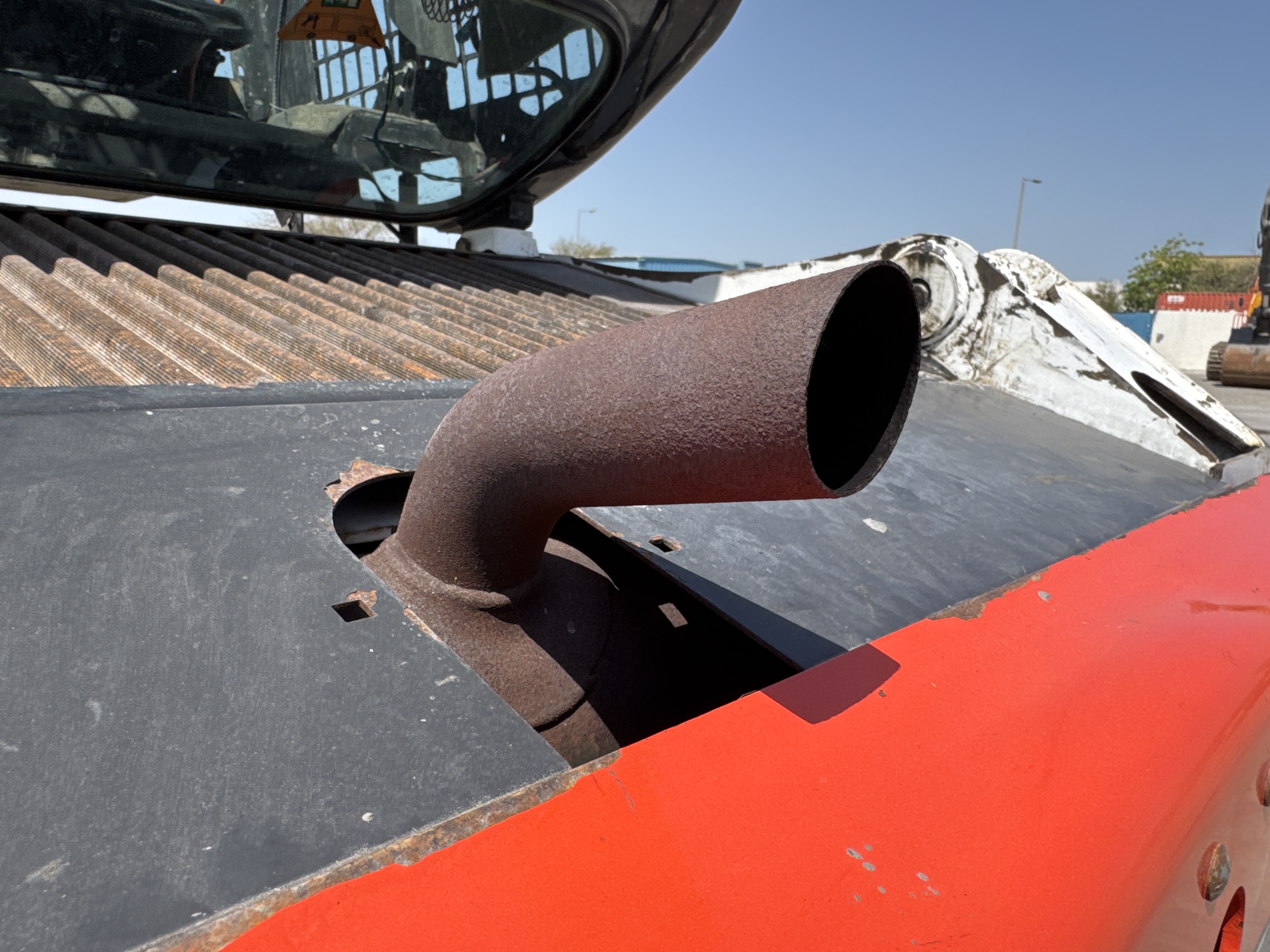 SSL-009-Bobcat-S510-skid-steer-loader-inspection-engine-exhaust-system-4