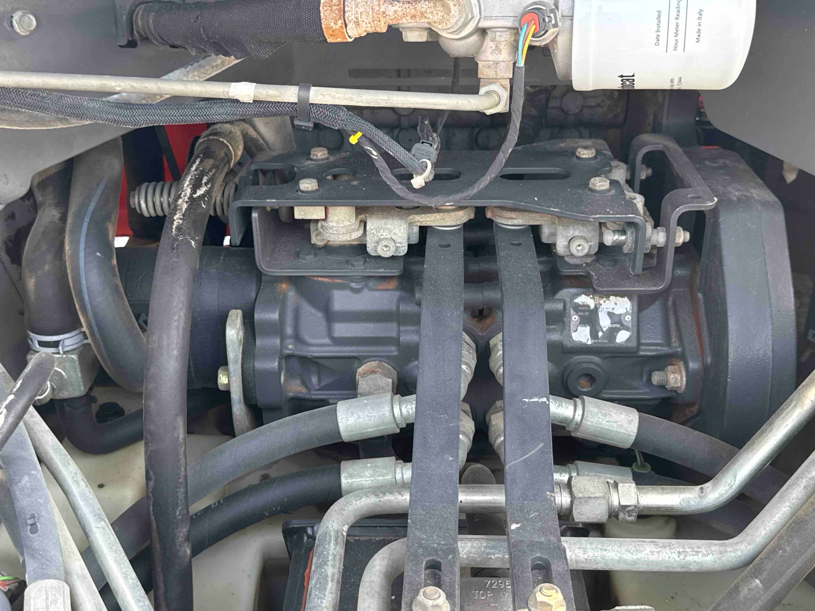 SSL-009-Bobcat-S510-skid-steer-loader-inspection-hydraulics-hydraulic-pump-1