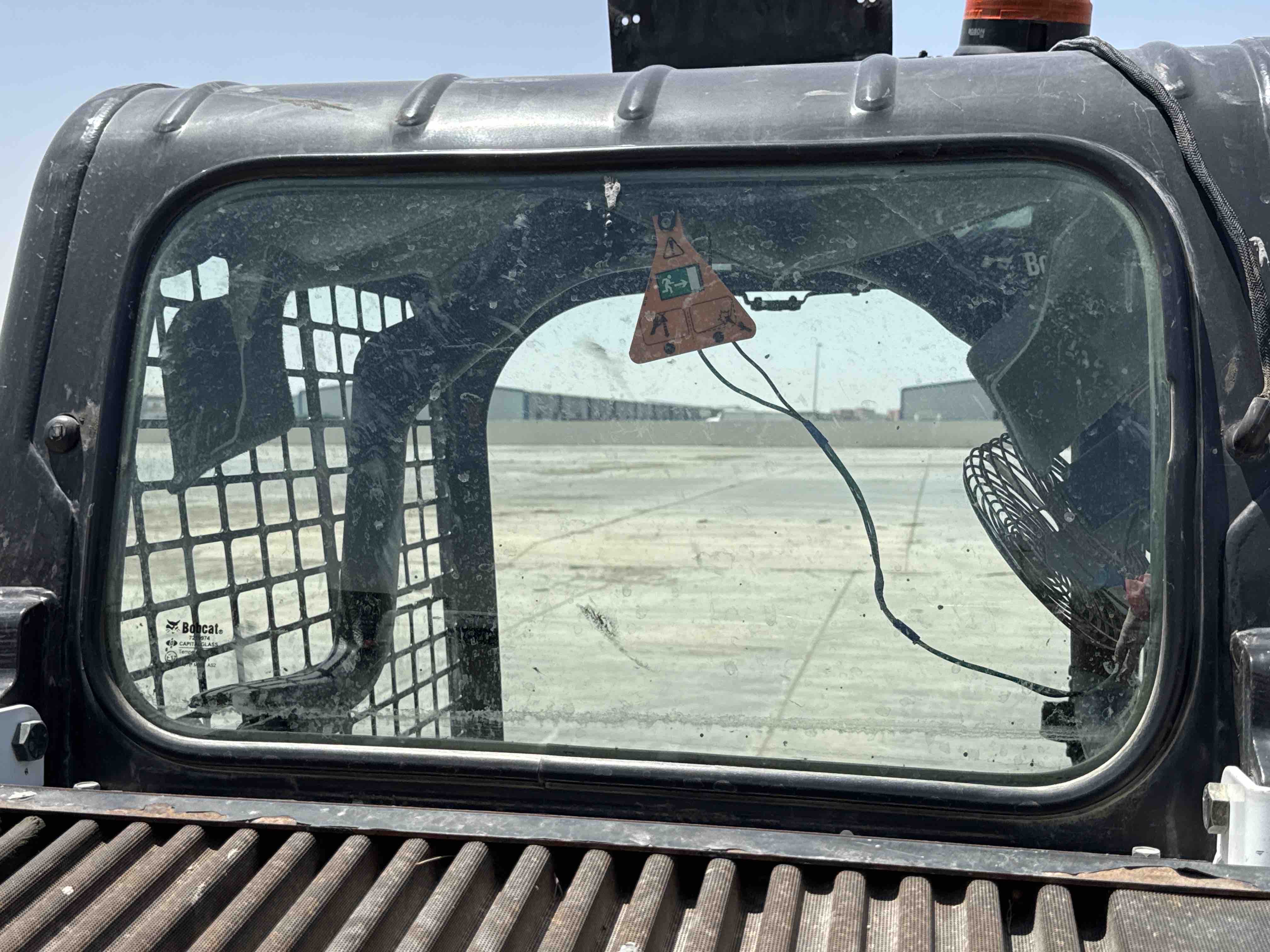 SSL-009-Bobcat-S510-skid-steer-loader-inspection-safety-glass