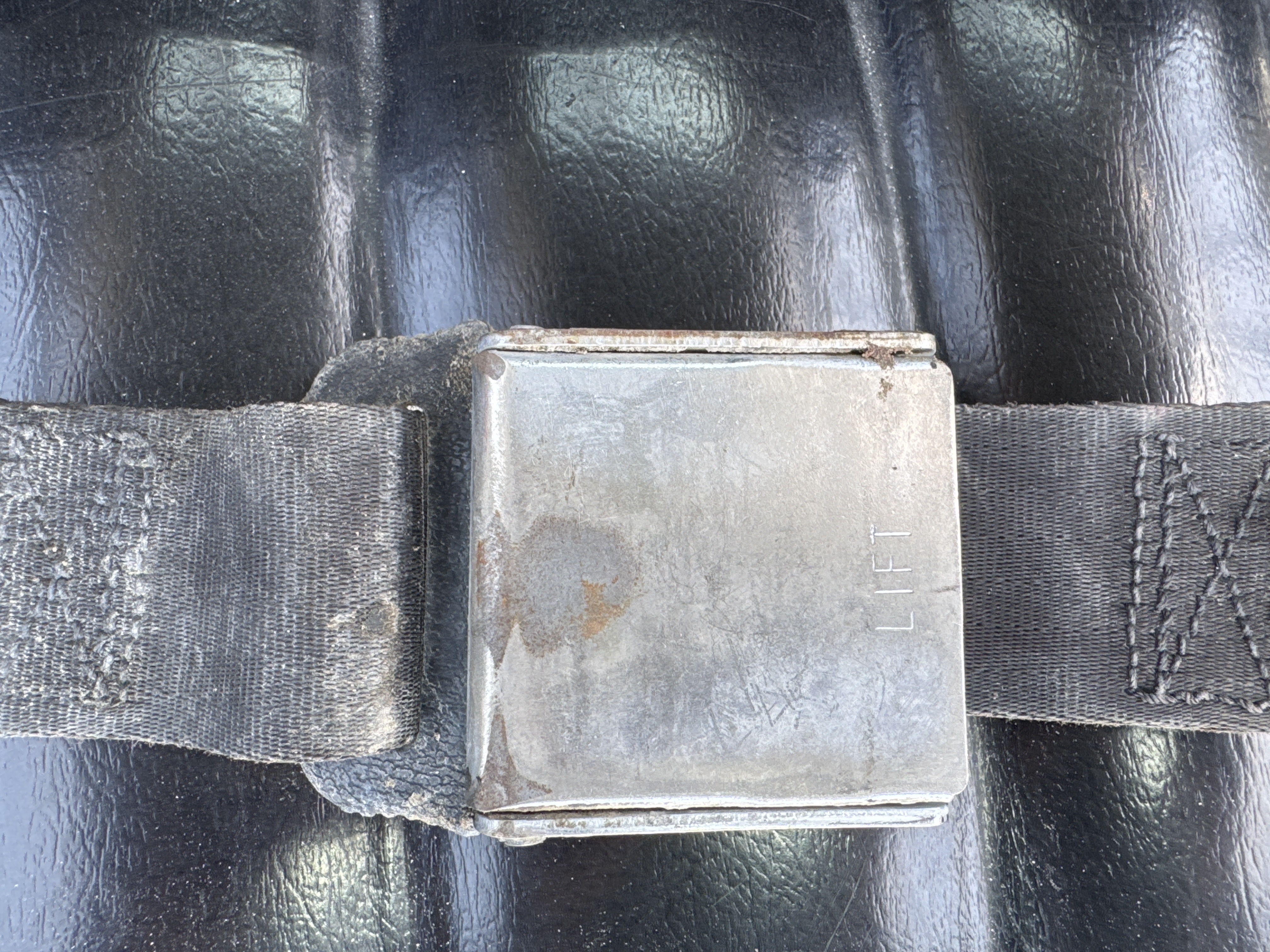 SSL-009-Bobcat-S510-skid-steer-loader-inspection-safety-seat-belts-2