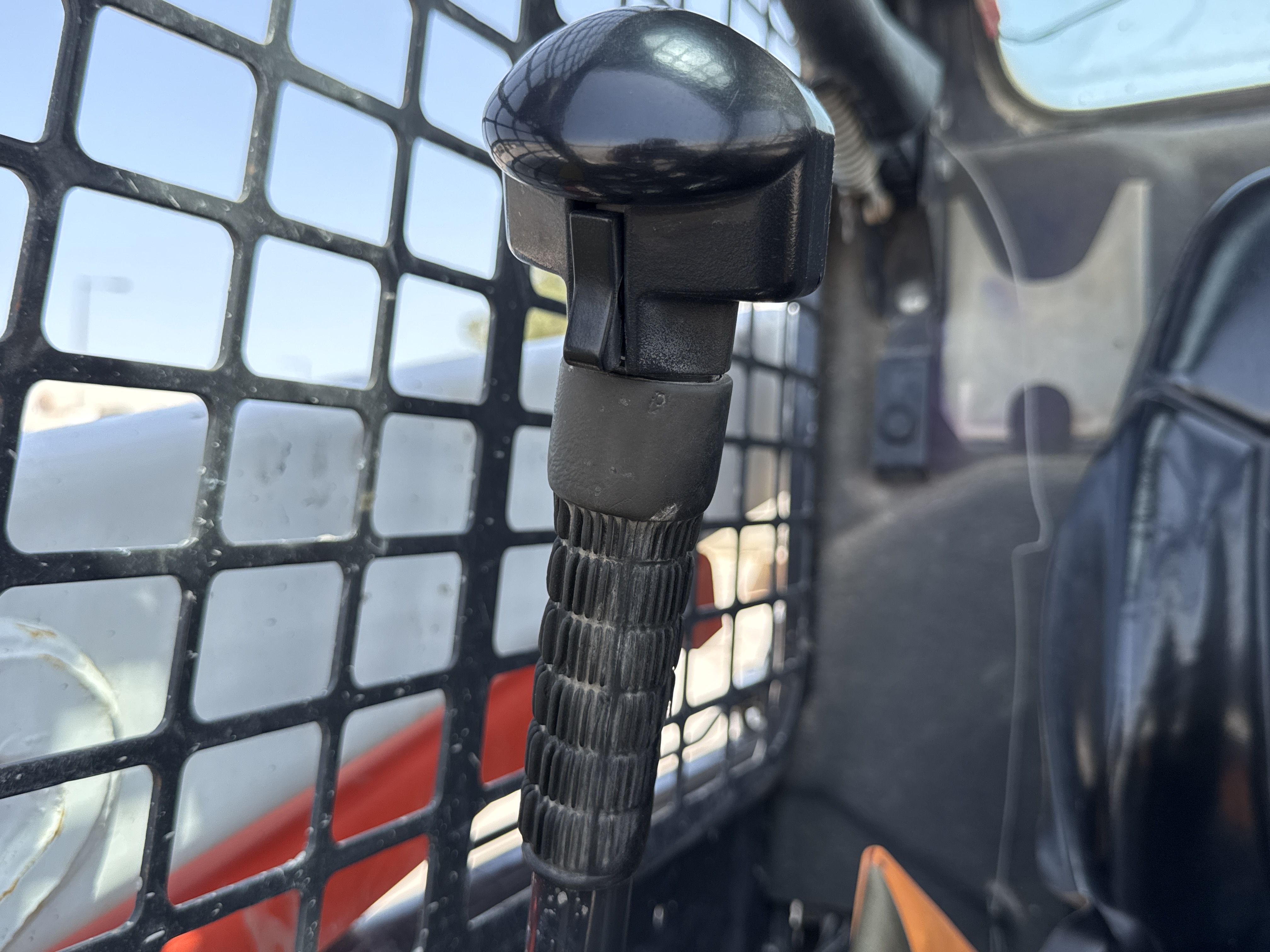 SSL-009-Bobcat-S510-skid-steer-loader-inspection-cabin-joysticks-3