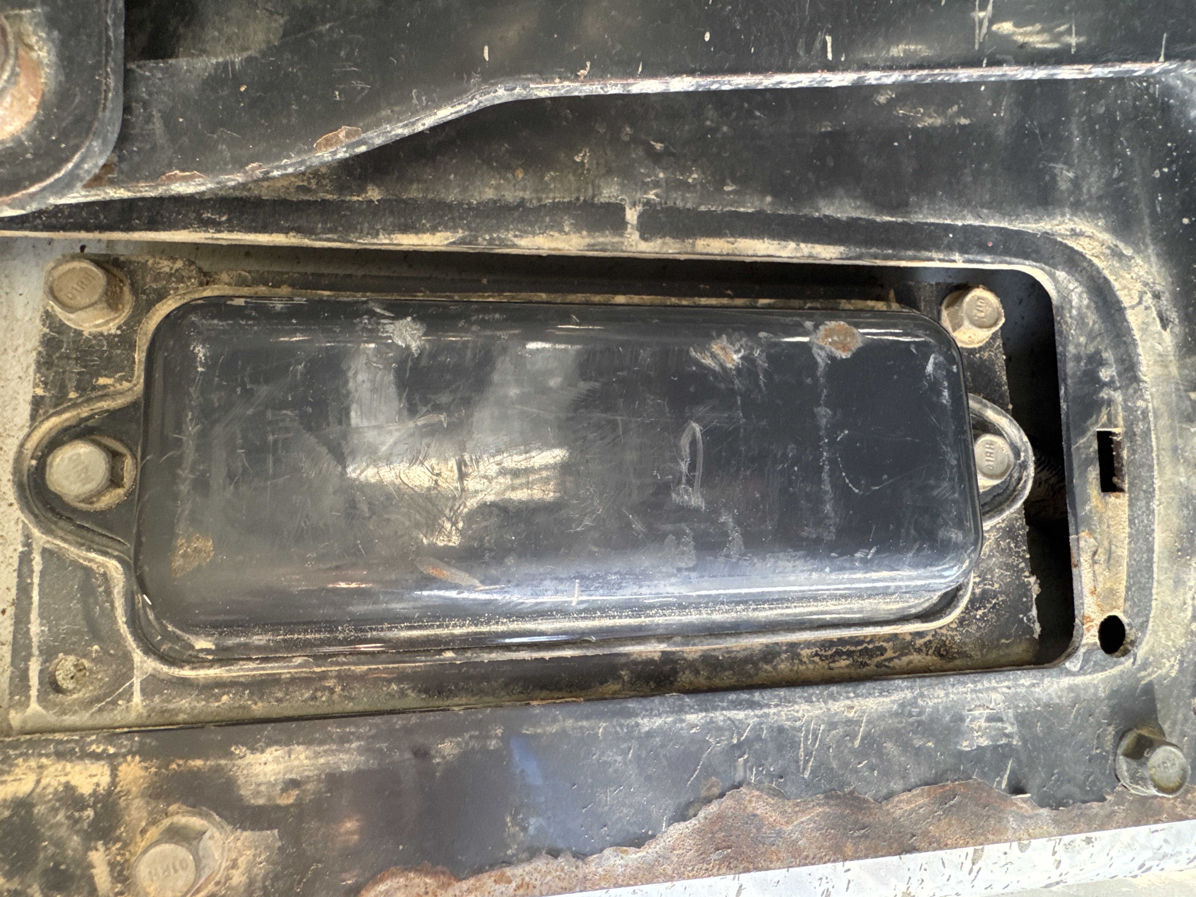 SSL-009-Bobcat-S510-skid-steer-loader-inspection-electronics-fuse-box-2