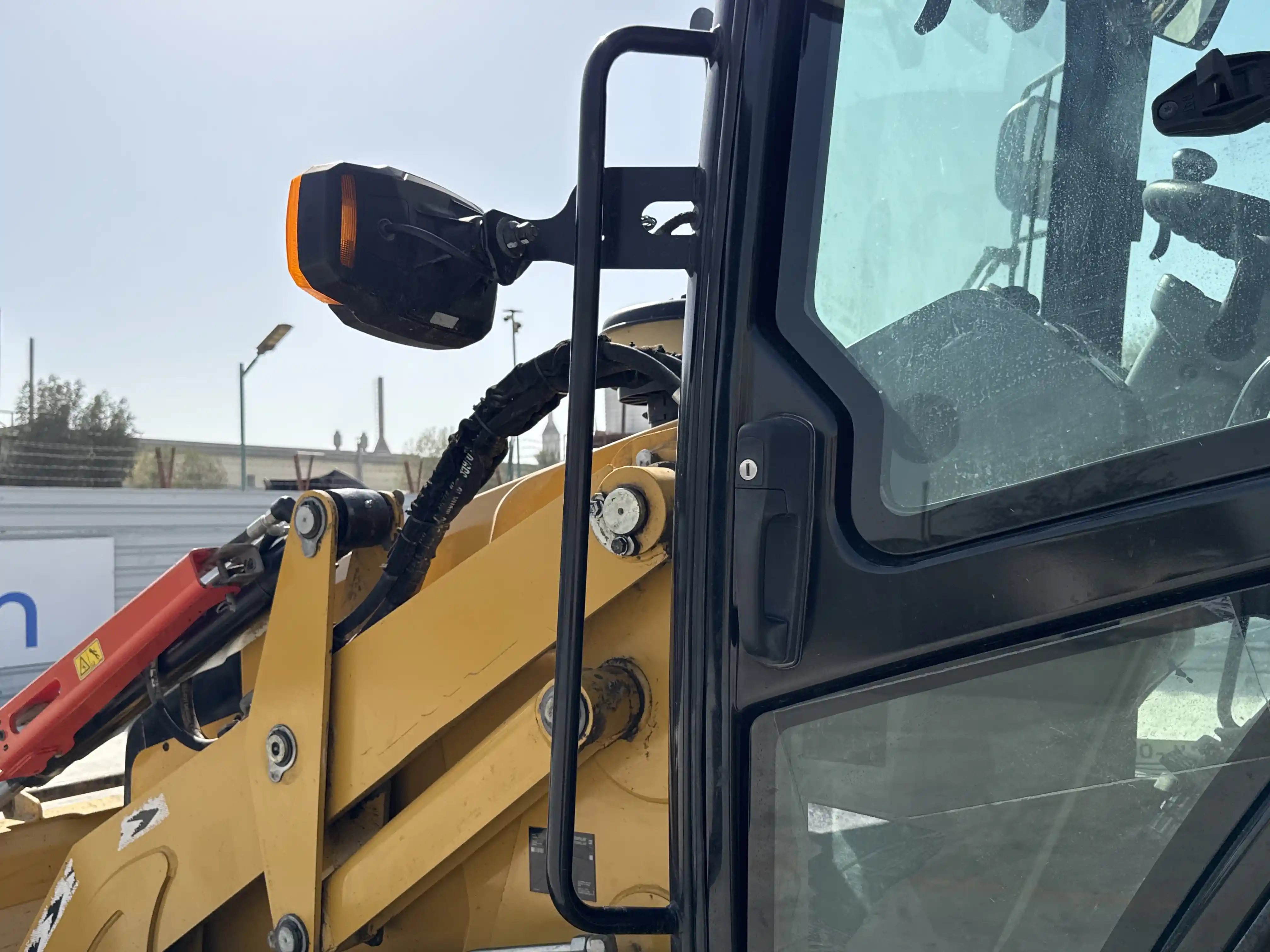 BHL-001-Cat-426F2-backhoe-loader-inspection-structure-handrails-4