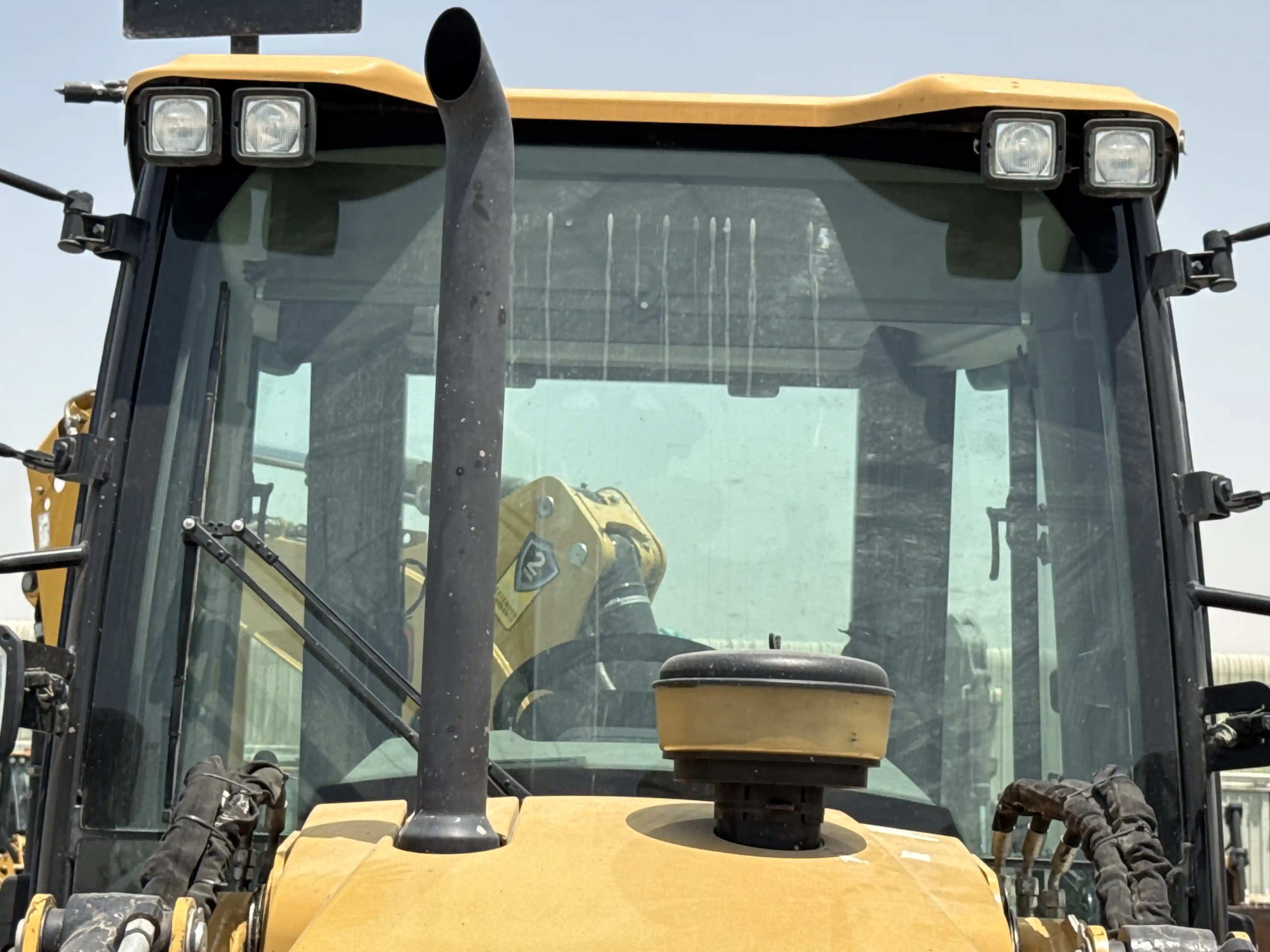 BHL-001-Cat-426F2-backhoe-loader-inspection-safety-glass-2