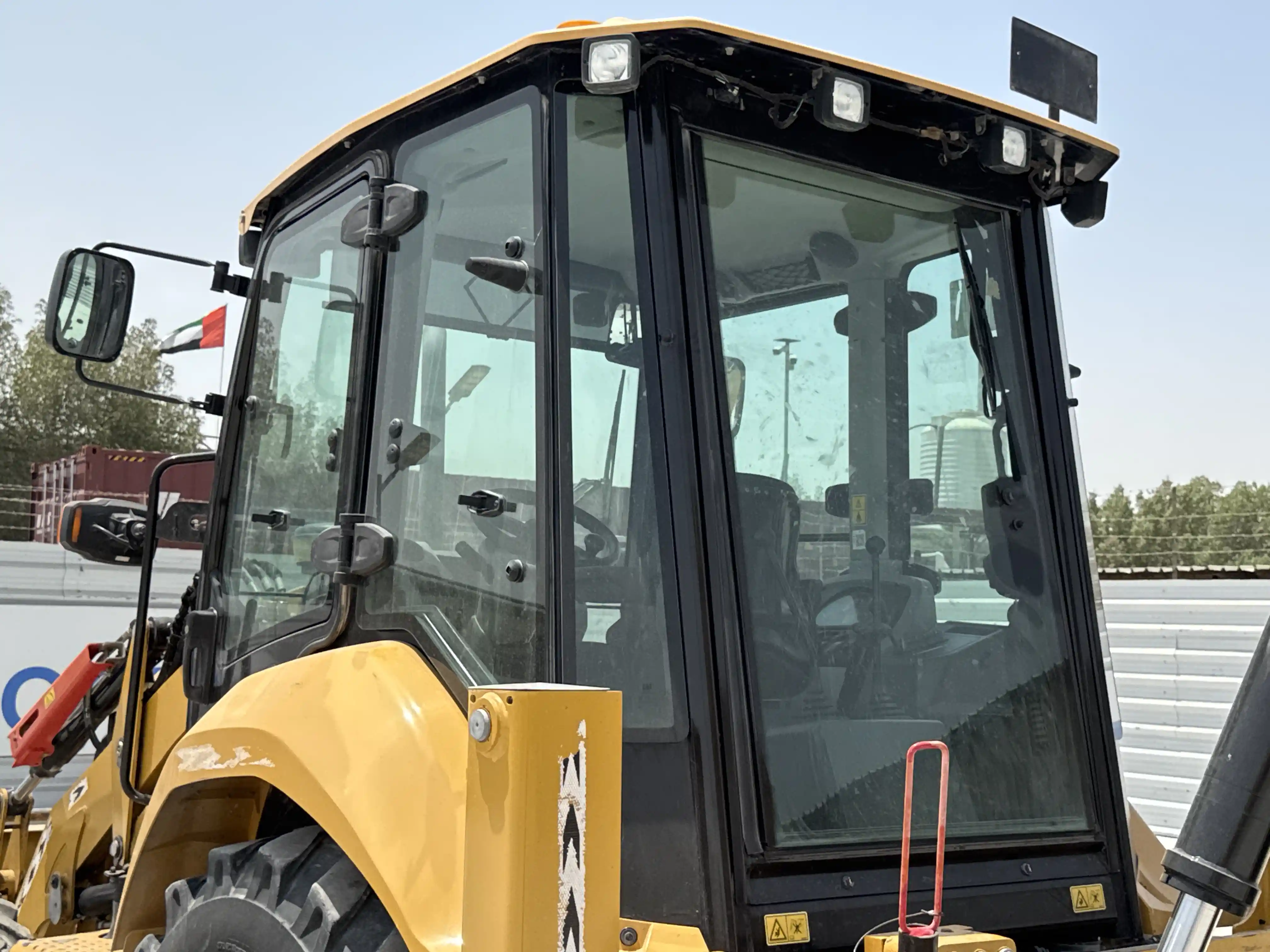 BHL-001-Cat-426F2-backhoe-loader-inspection-safety-glass-3