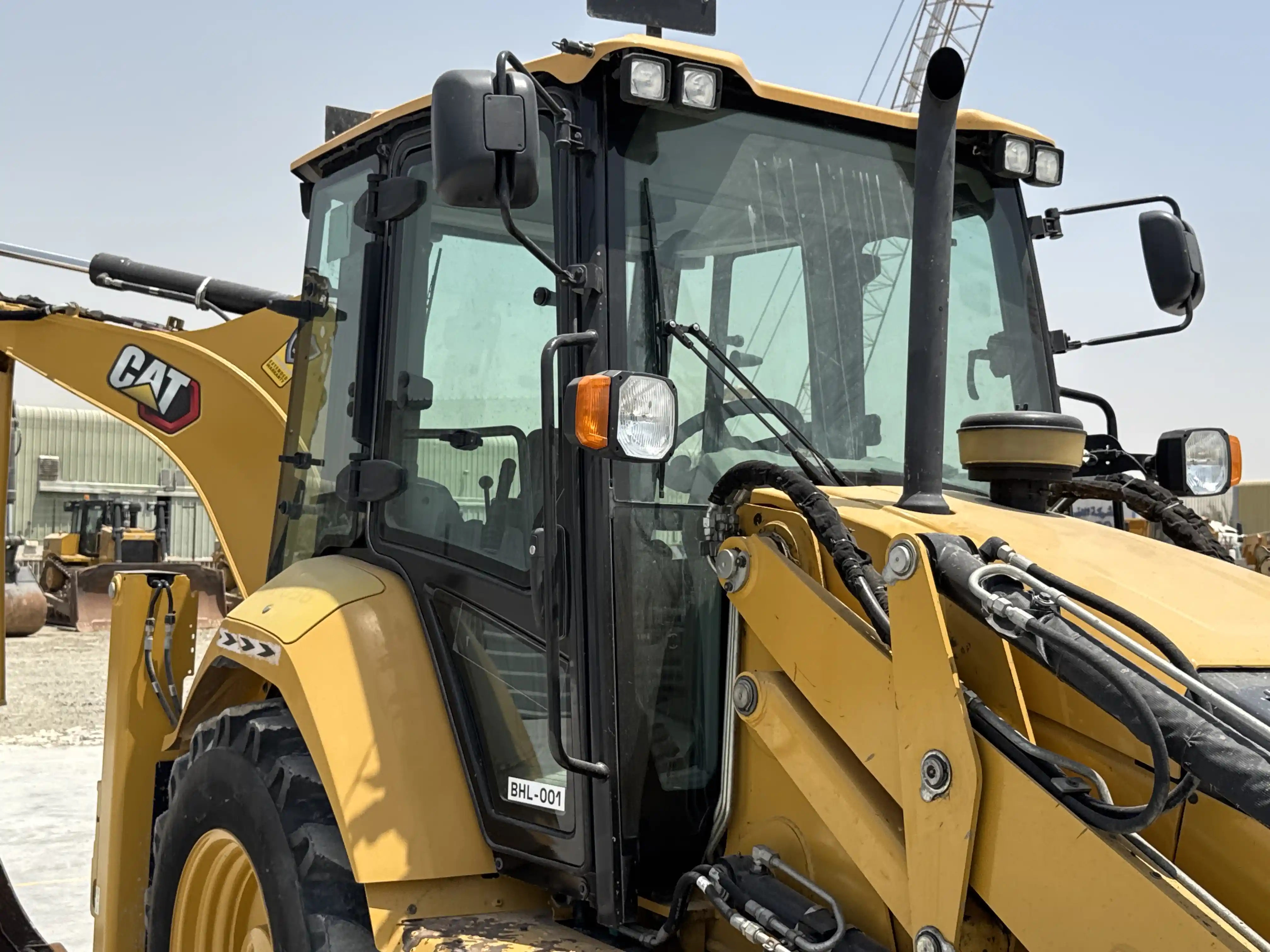 BHL-001-Cat-426F2-backhoe-loader-inspection-safety-glass-4
