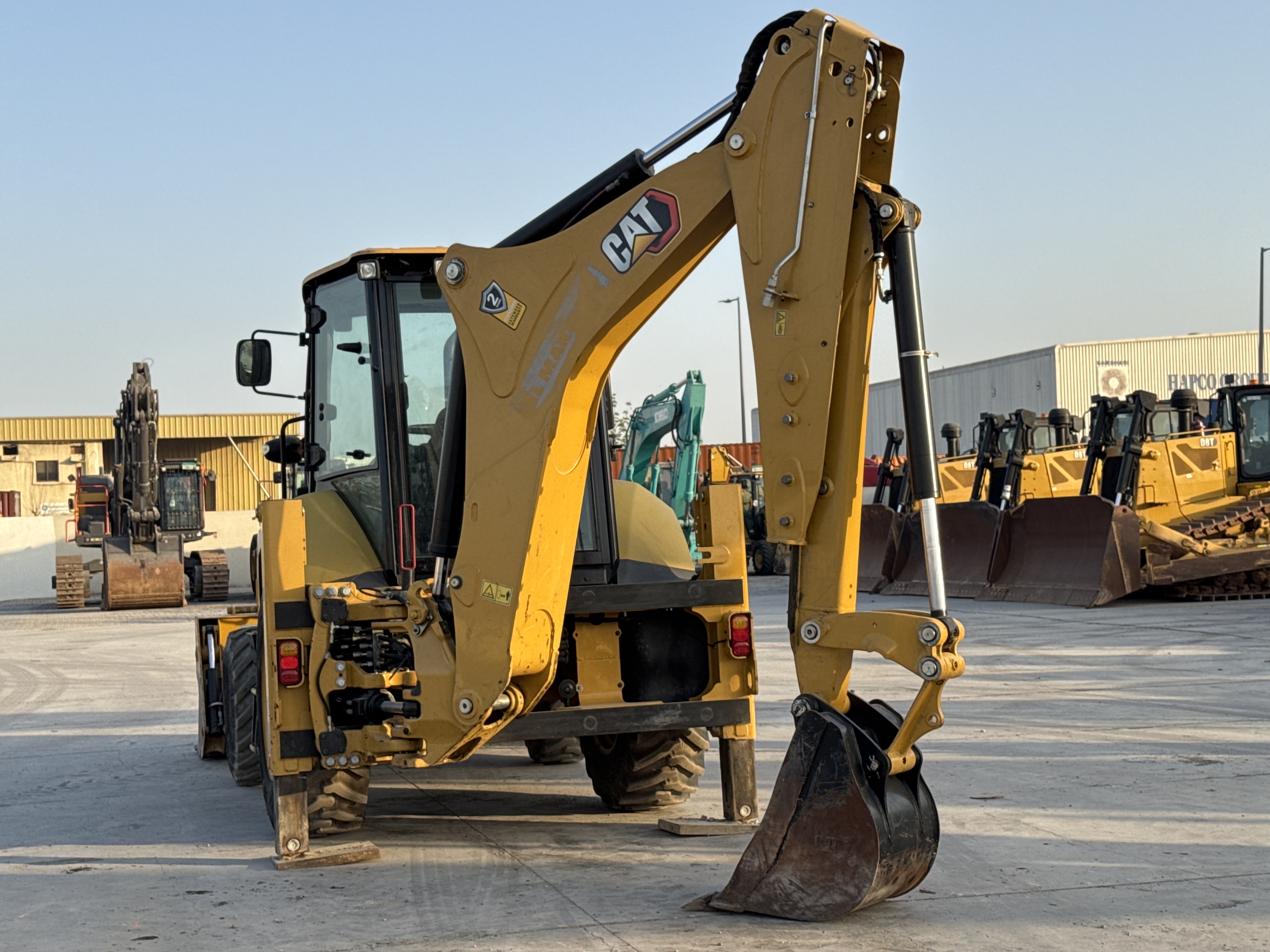 BHL-002- Cat-428-backhoe-loader-inspection-structure-paint-3