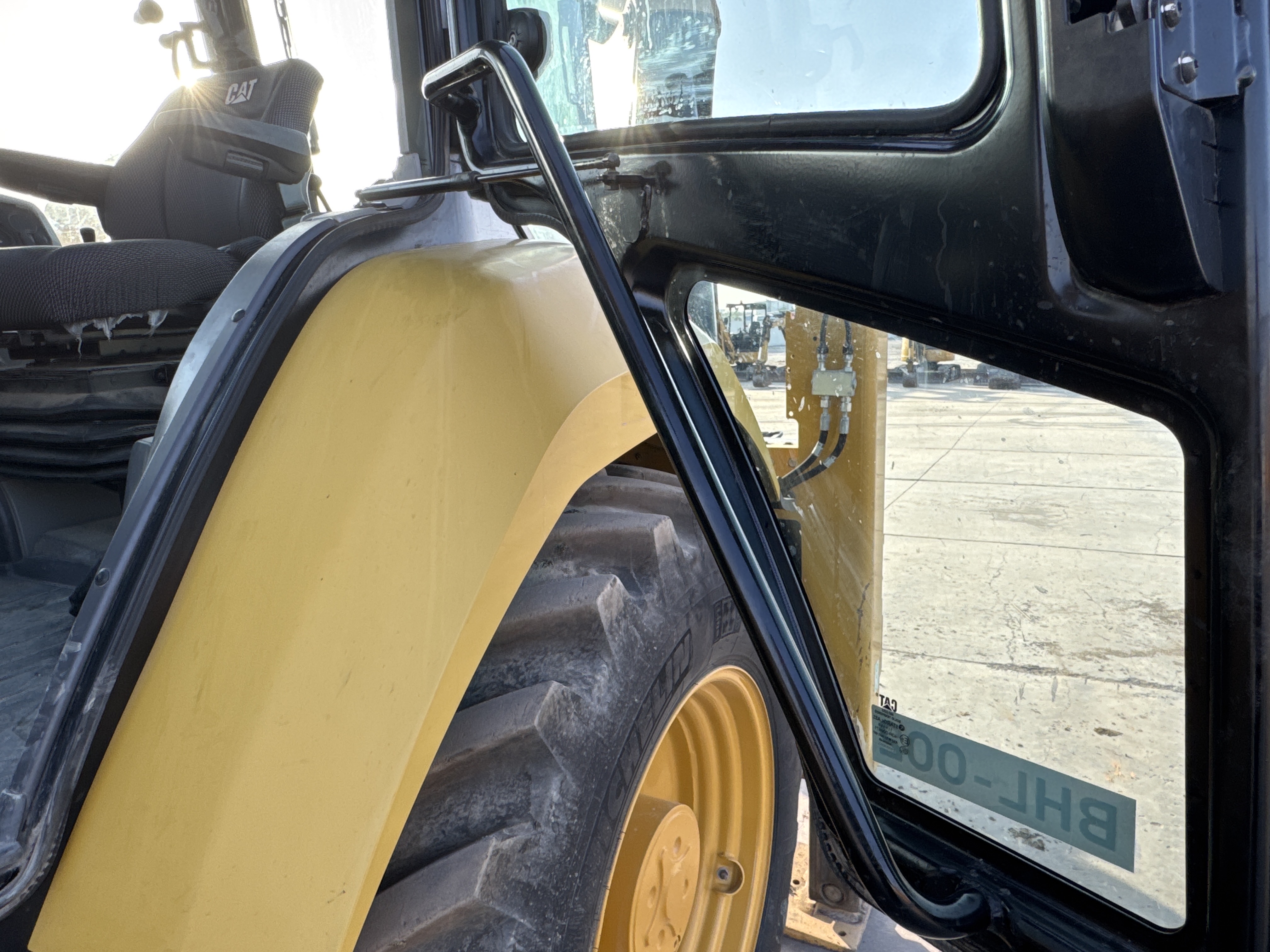 BHL-002- Cat-428-backhoe-loader-inspection-structure-handrails-3