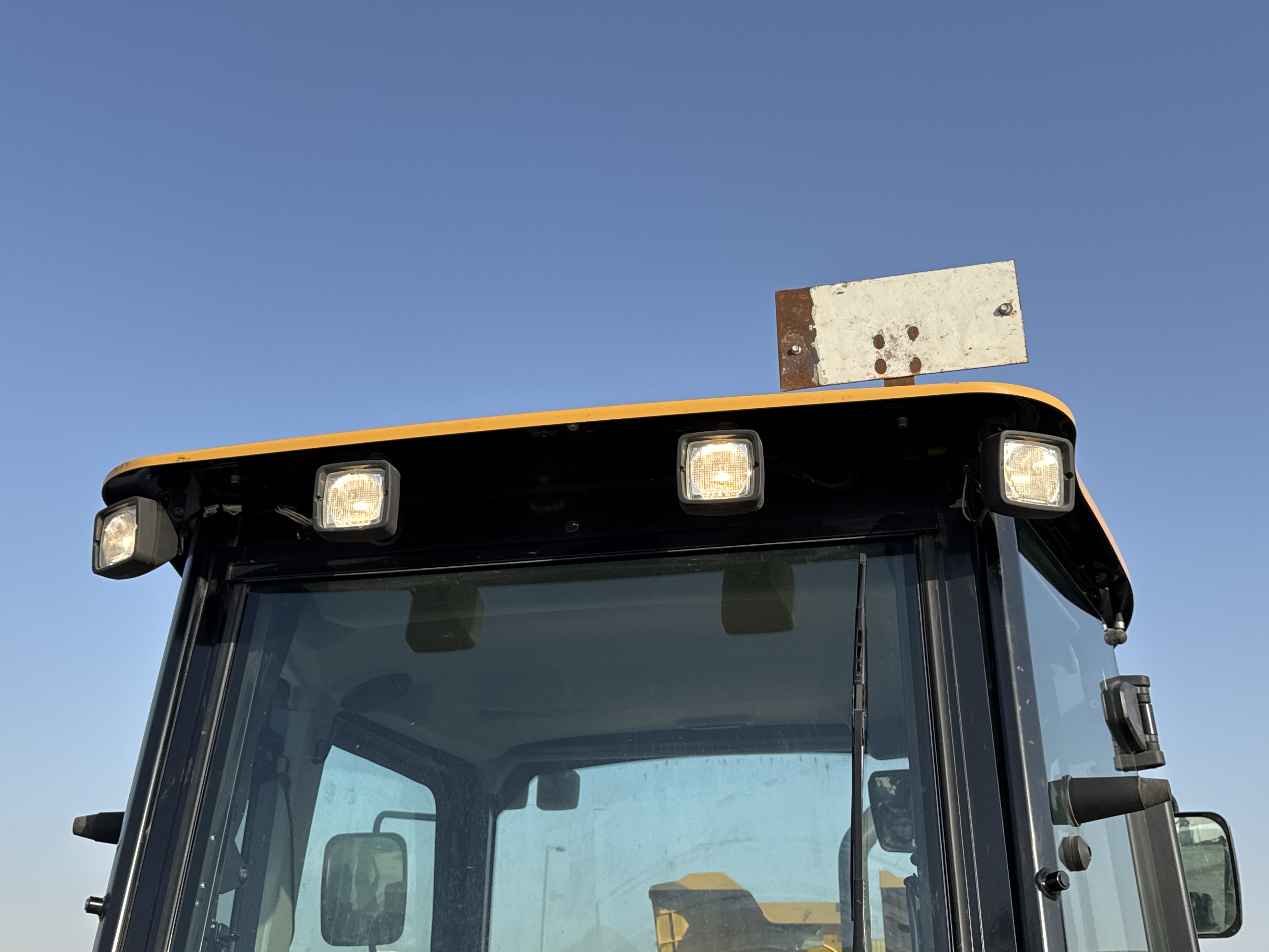 BHL-002- Cat-428-backhoe-loader-inspection-electronic-lights-and-signals-3