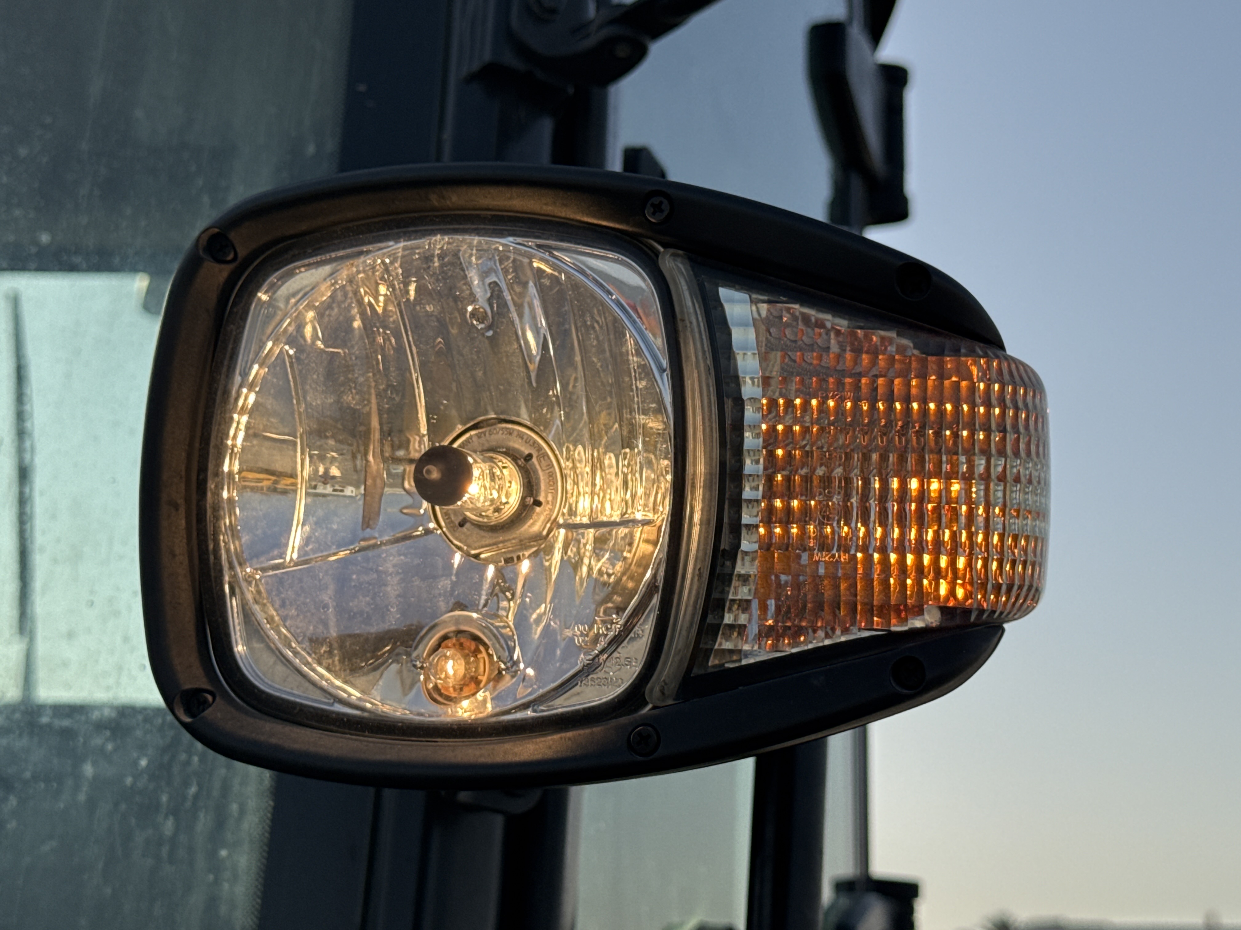 BHL-002- Cat-428-backhoe-loader-inspection-electronic-lights-and-signals-6