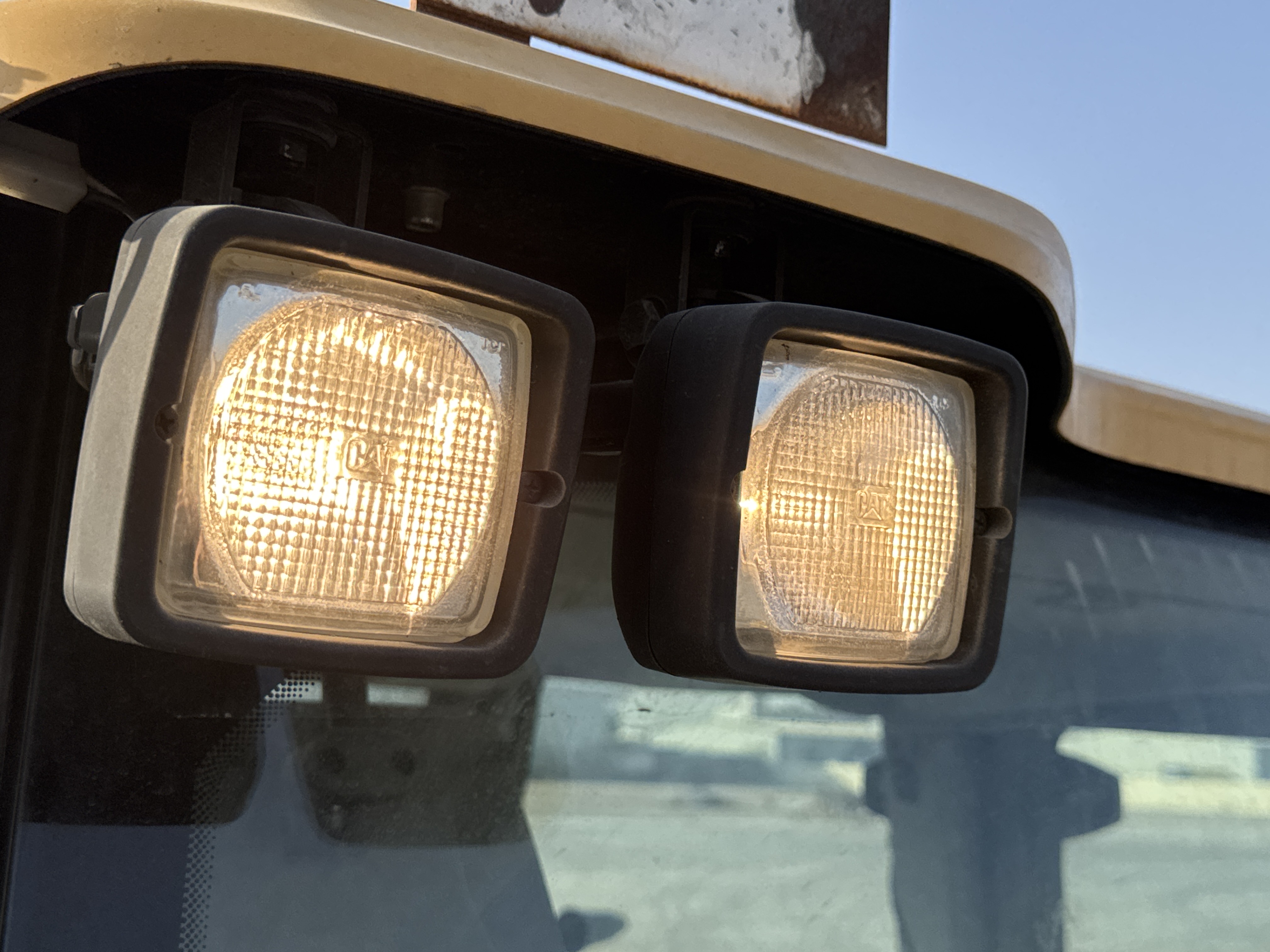 BHL-002- Cat-428-backhoe-loader-inspection-electronic-lights-and-signals-7