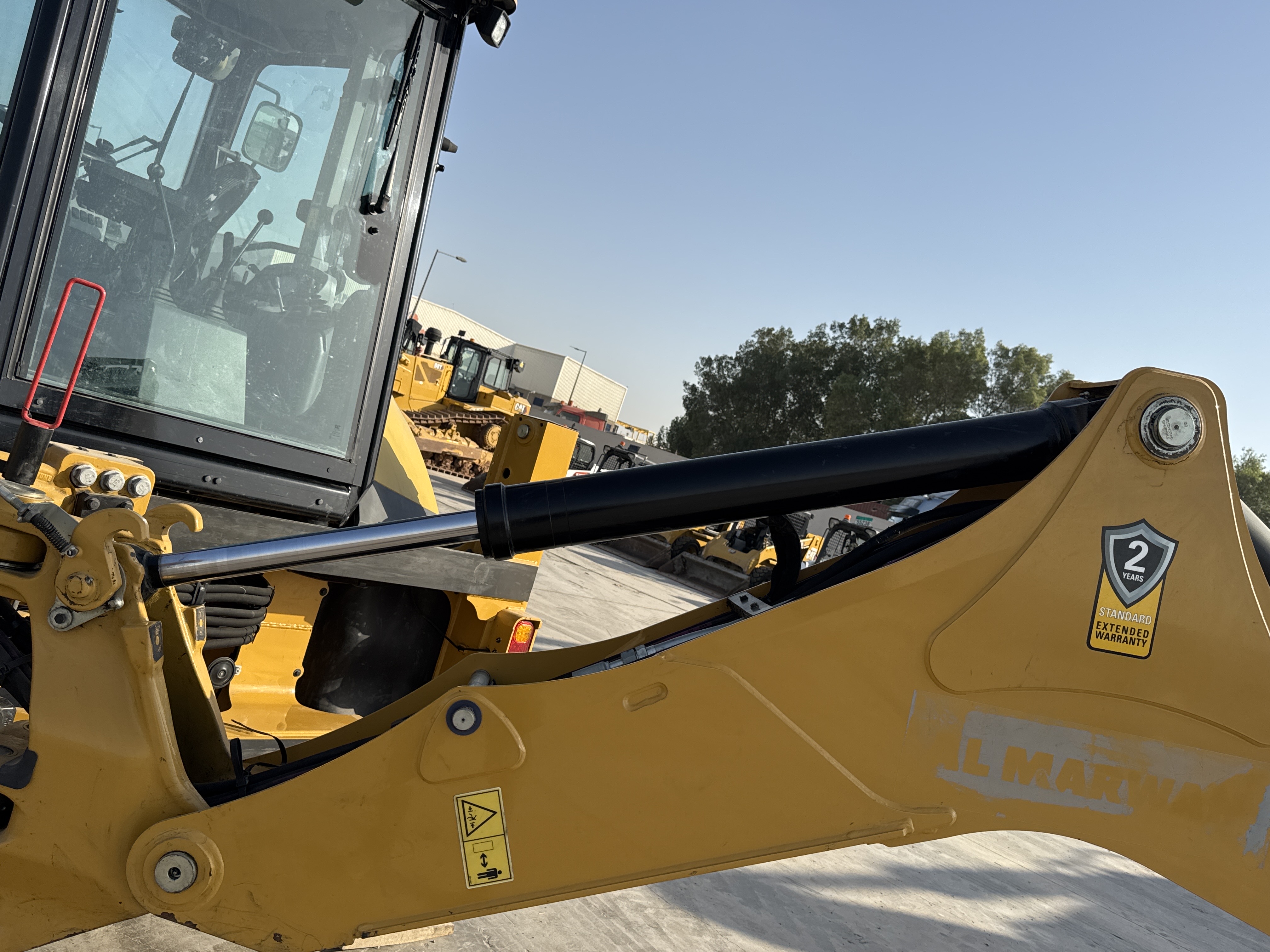 BHL-002- Cat-428-backhoe-loader-inspection-hydraulics-backhoe-boom-cylinder-1